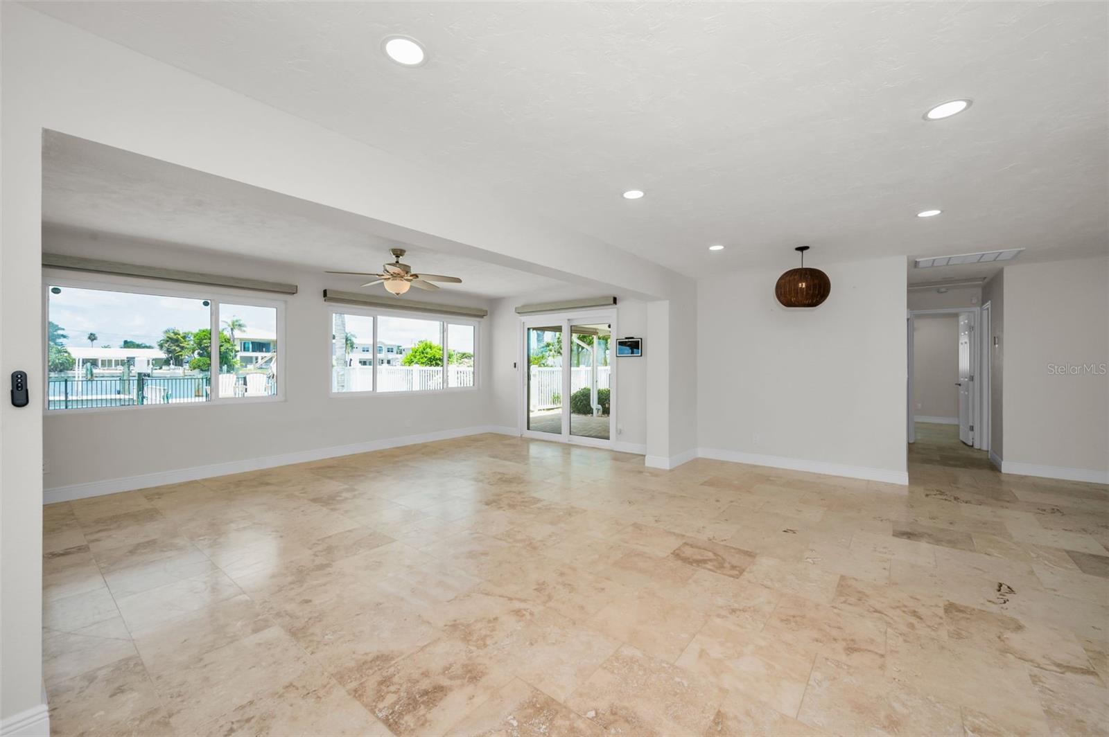 CAPRI ISLE - Residential
