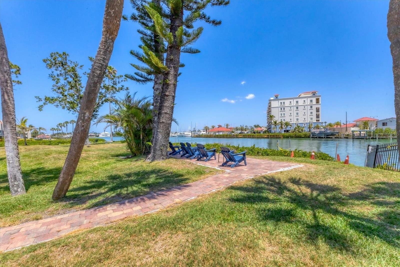BELLA COSTA I - Residential
