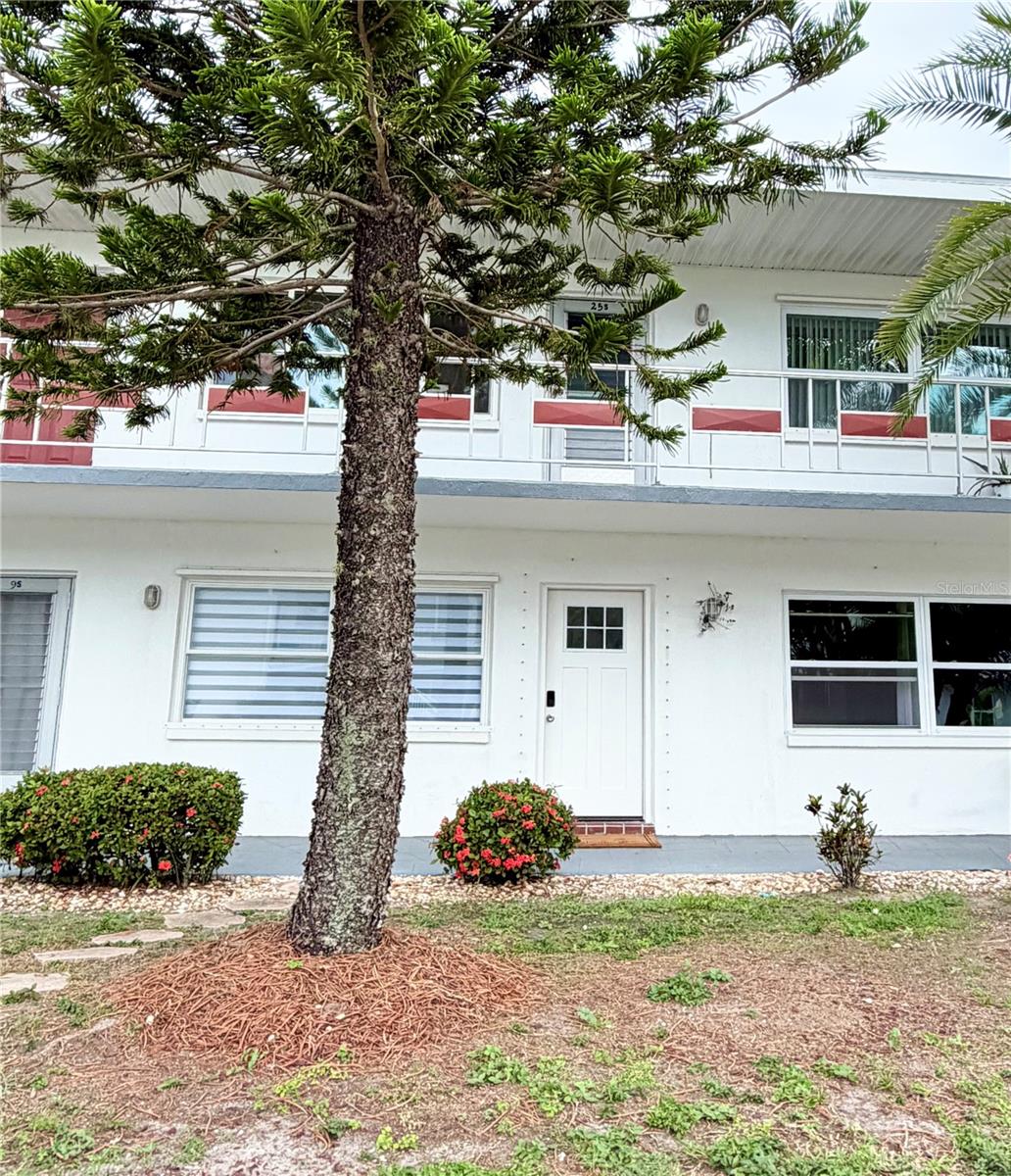 TOWN APTS CONDO - Residential