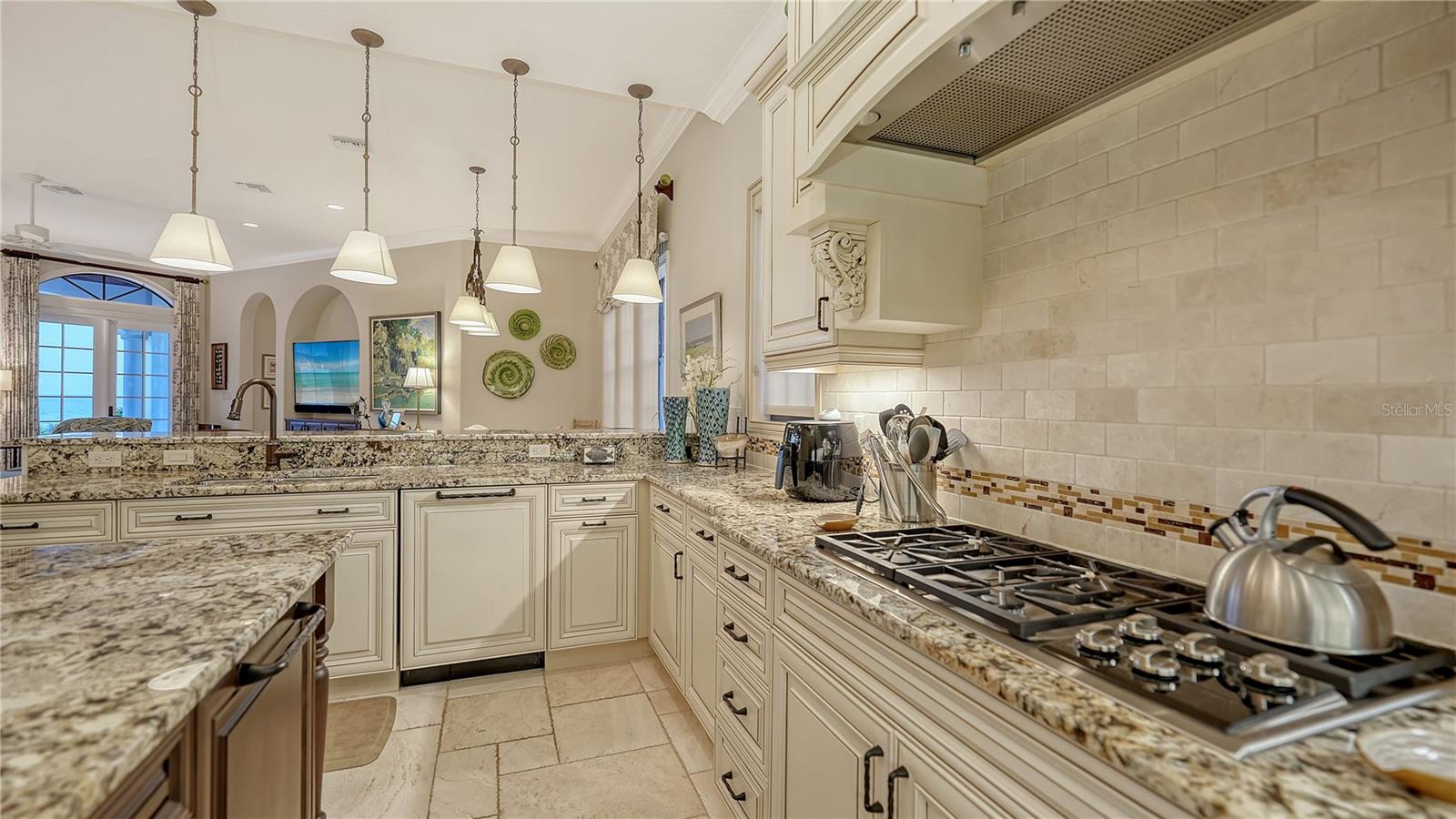 LONGBOAT KEY - Residential