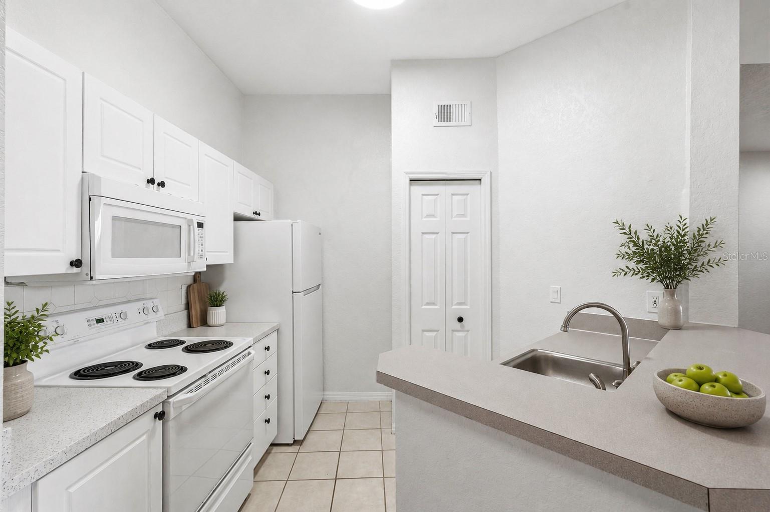 LAKEVIEW AT CALUSA TRACE - Residential