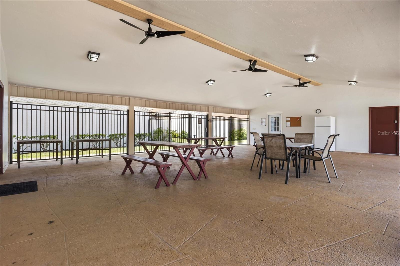 MEADOW OAKS A CONDO - Residential