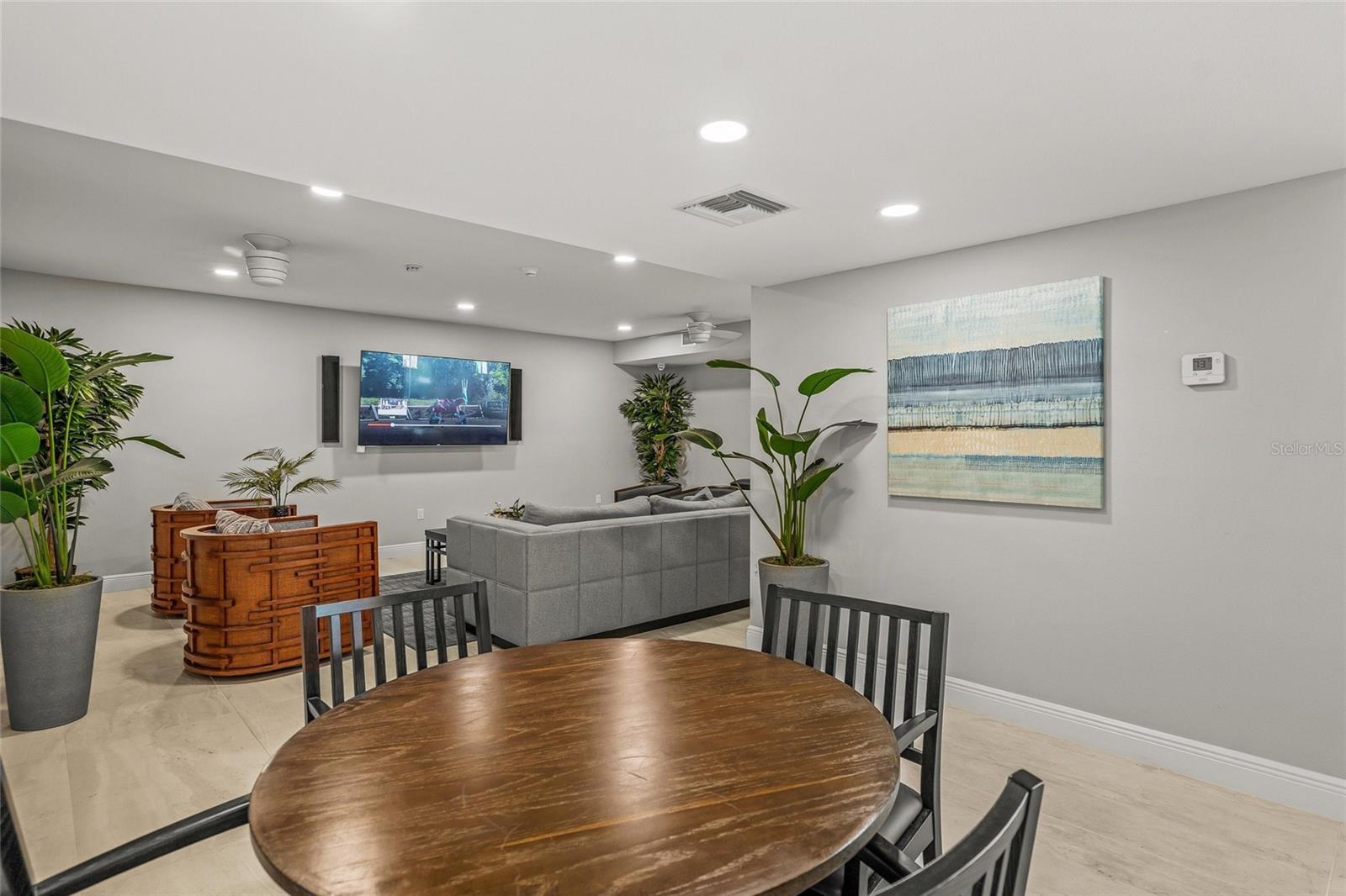 SOUTHBAY YACHT & RACQUET CLUB - Residential
