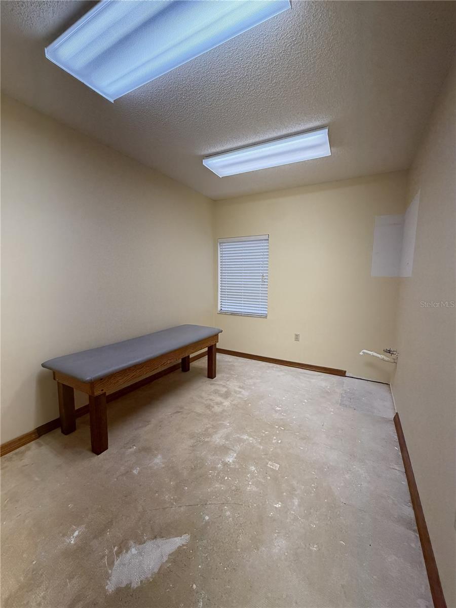 1400 W OAK CONDO - Commercial Sale