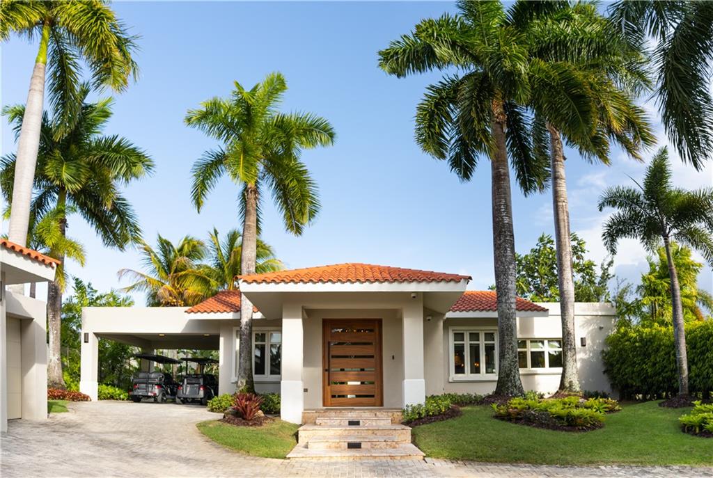 Turn key home, beautiful, modern luxury. This property was completely renovated a year ago. Fully equipped, this stunning luxurious property includes: 60kw Generator; 600 gallon Cistern; Water Purifier, removes impurities, bacteria and viruses making the water pure and rich in essential natural minerals; Solar heater 80gl and electric heater; Irrigation system; WIFI security cameras; WIFI Lights; WIFI alarm system; 5 new TV's 42'' - 75''; Motorized window blinds (Hunter Douglas); Furniture from Pottery Barn and Mitchell Gold; Hydromassage bathtub (Master bedroom); Pool table; Terrace; Private backyard; Pool and jacuzzi with heater; All Kitchen appliances (Monogram) refrigerator, cooktop, oven, dishwasher, microwave and retractable kitchen range; Storm panels; Pool protection fence.

The Dorado Beach East community is private, gated, family friendly and offers a wide range of facilities that you can enjoy at no additional cost. The facilities include scenic pools, clay tennis courts, basketball and beach volleyball courts, a basic gym, a game room, a 3-par golf course that winds through the neighborhood, and an aviation themed park which has a custom water park and sand park.