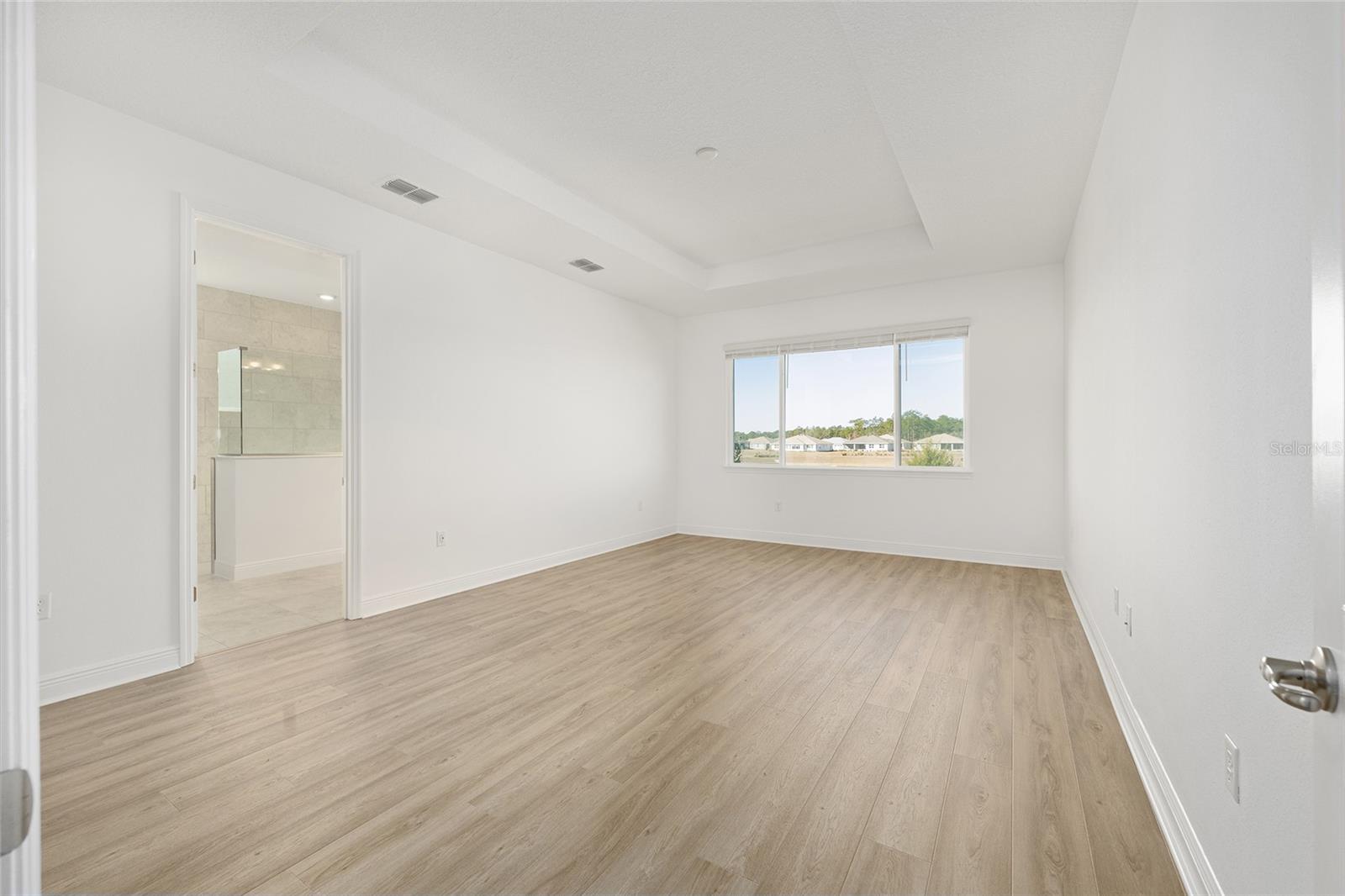 ON TOP OF THE WORLD - Residential Lease