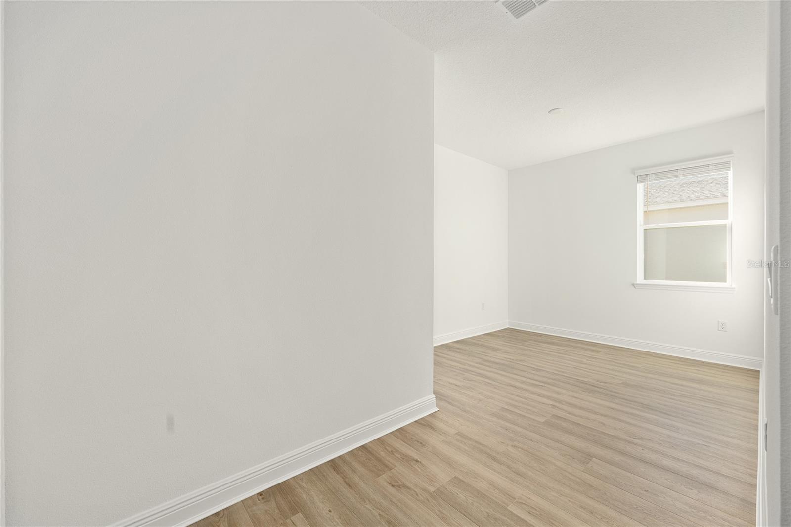 ON TOP OF THE WORLD - Residential Lease