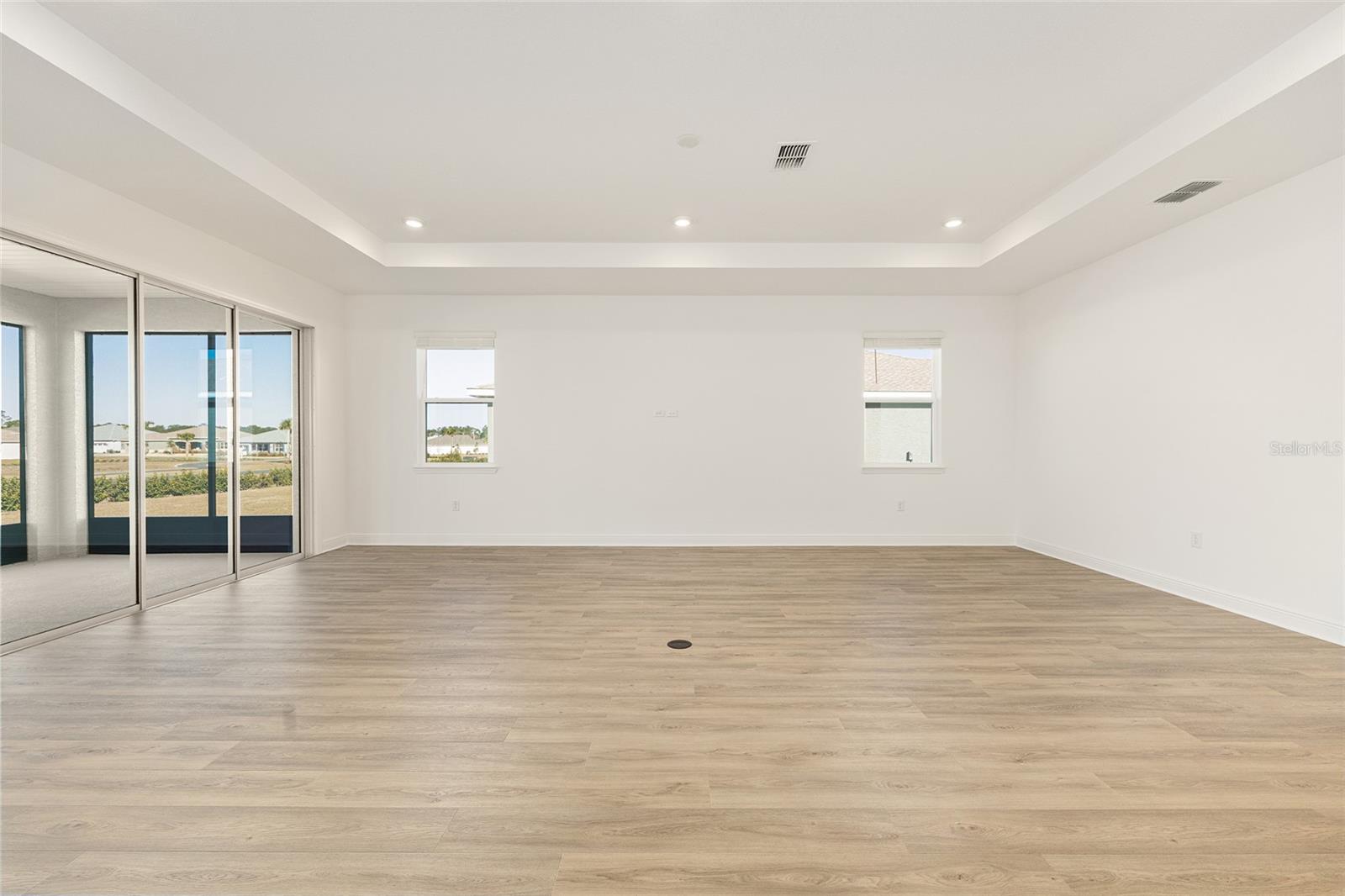 ON TOP OF THE WORLD - Residential Lease