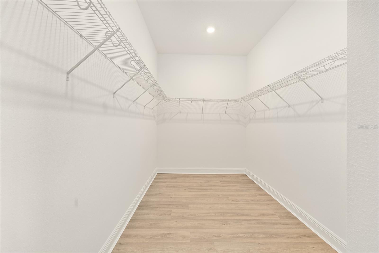 ON TOP OF THE WORLD - Residential Lease