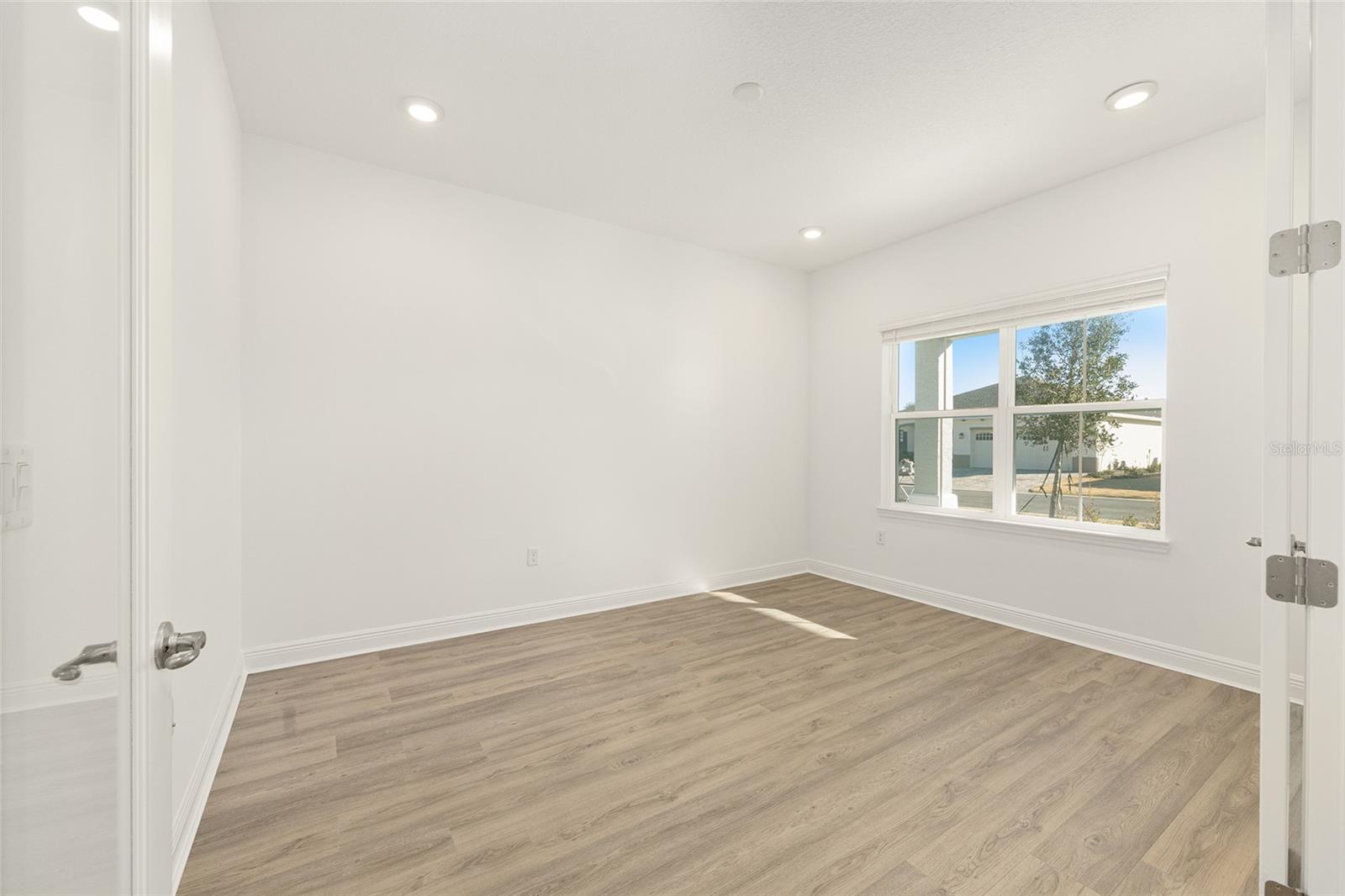ON TOP OF THE WORLD - Residential Lease