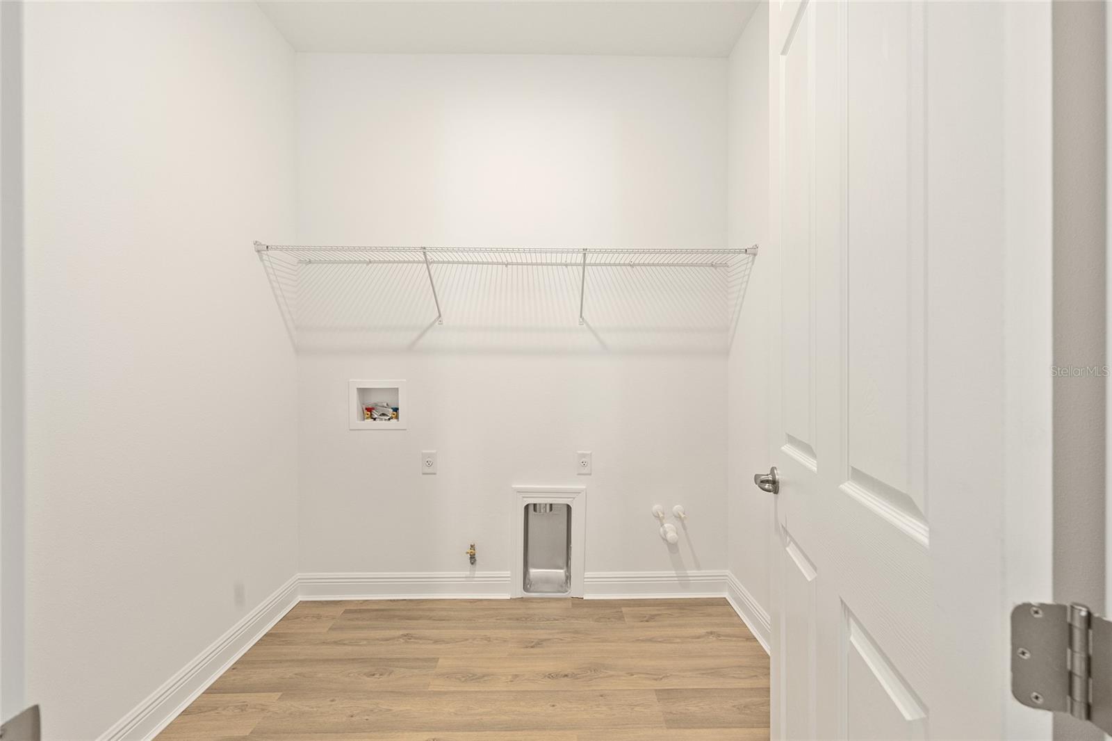 ON TOP OF THE WORLD - Residential Lease