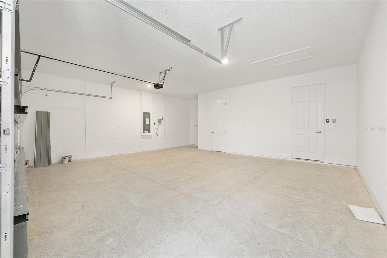 ON TOP OF THE WORLD - Residential Lease