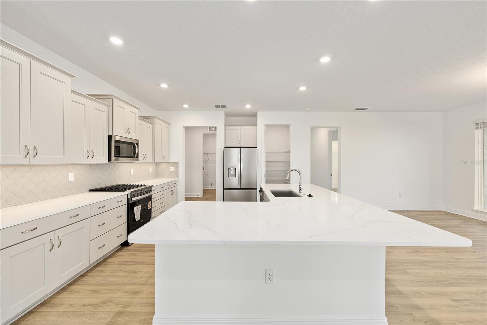 ON TOP OF THE WORLD - Residential Lease