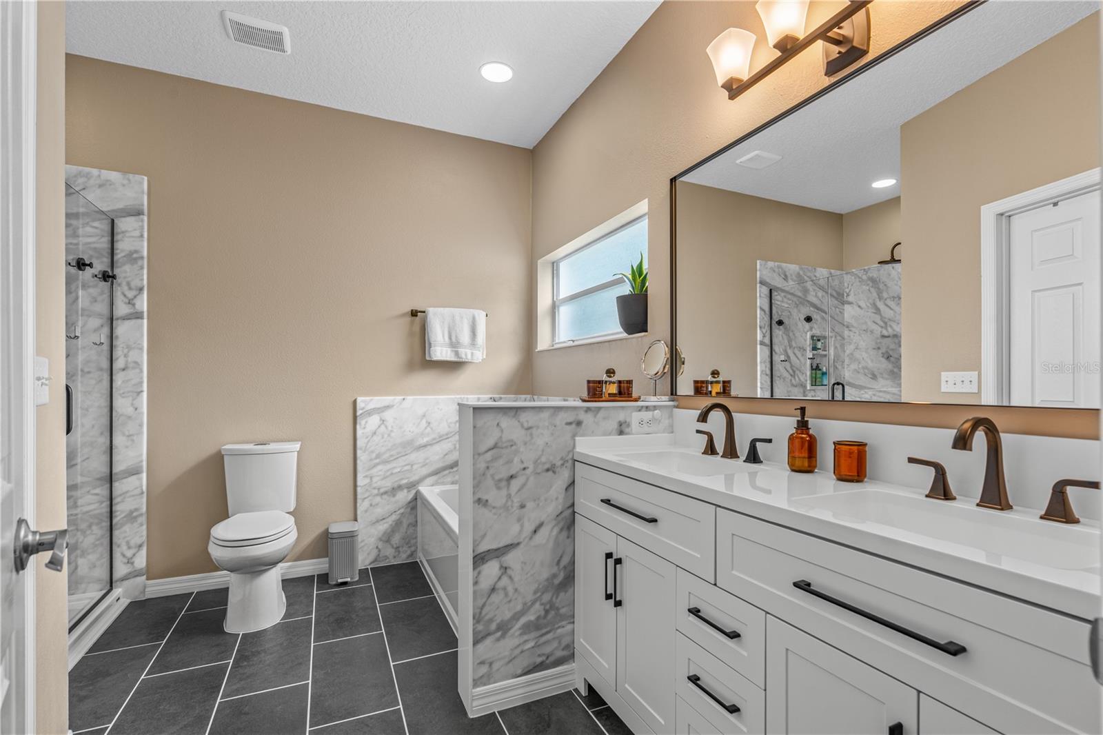 FOREST LAKE PRESERVE - Residential