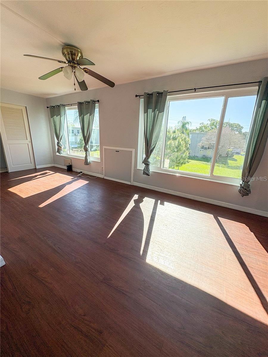 ON TOP OF THE WORLD - Residential Lease