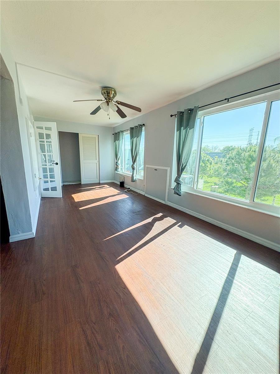 ON TOP OF THE WORLD - Residential Lease