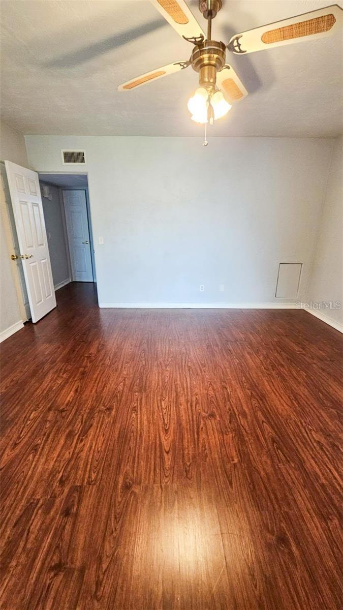 ON TOP OF THE WORLD - Residential Lease