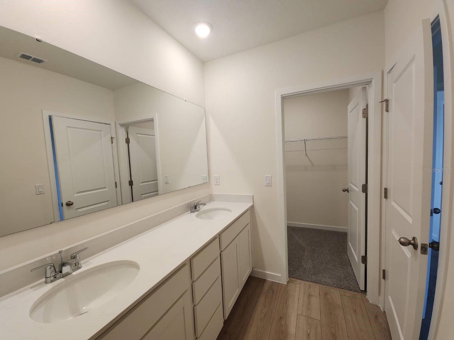 NONA WEST TWNHMS - Residential Lease
