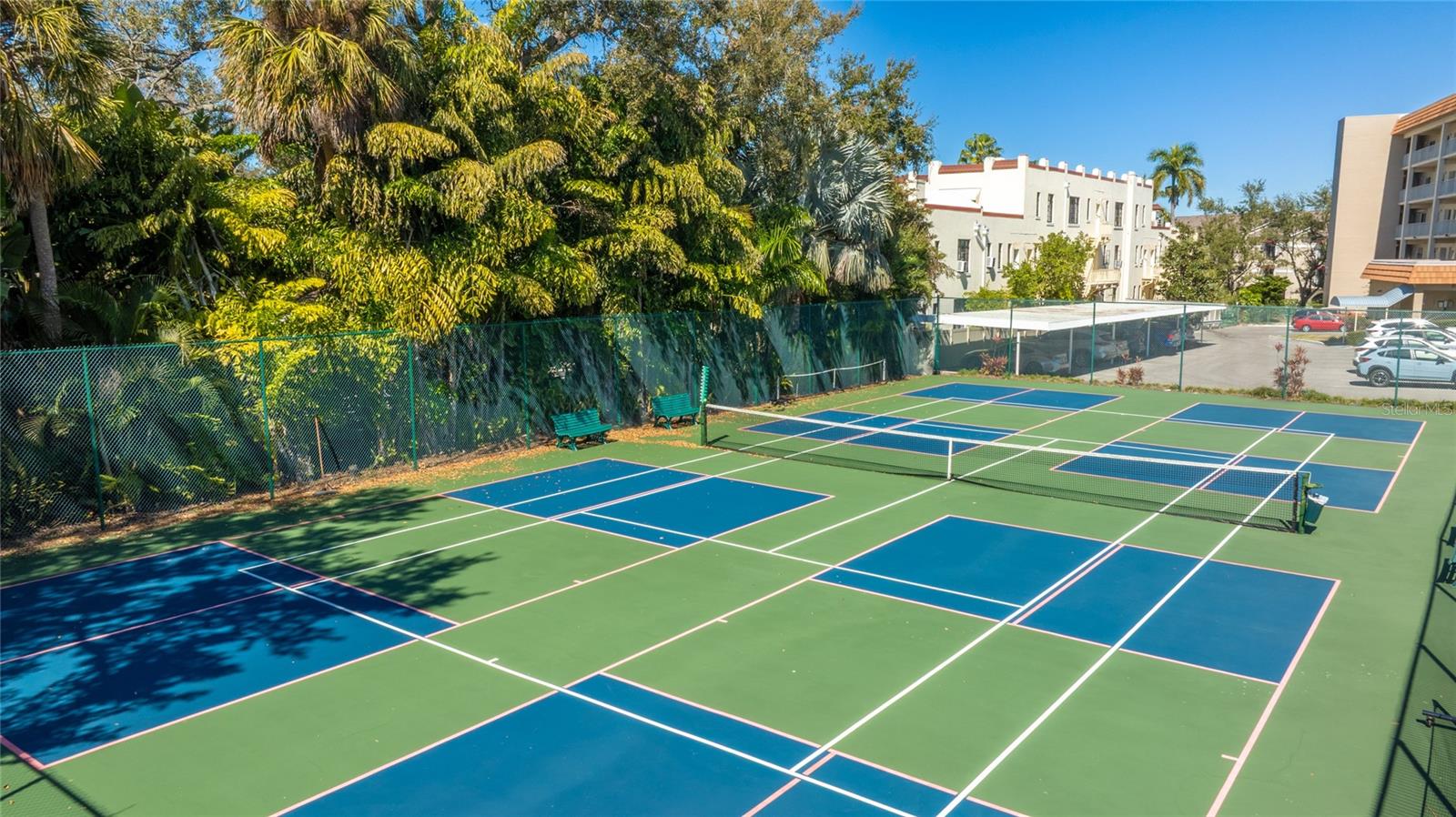 RIVER OAKS APTS SEC A - Residential