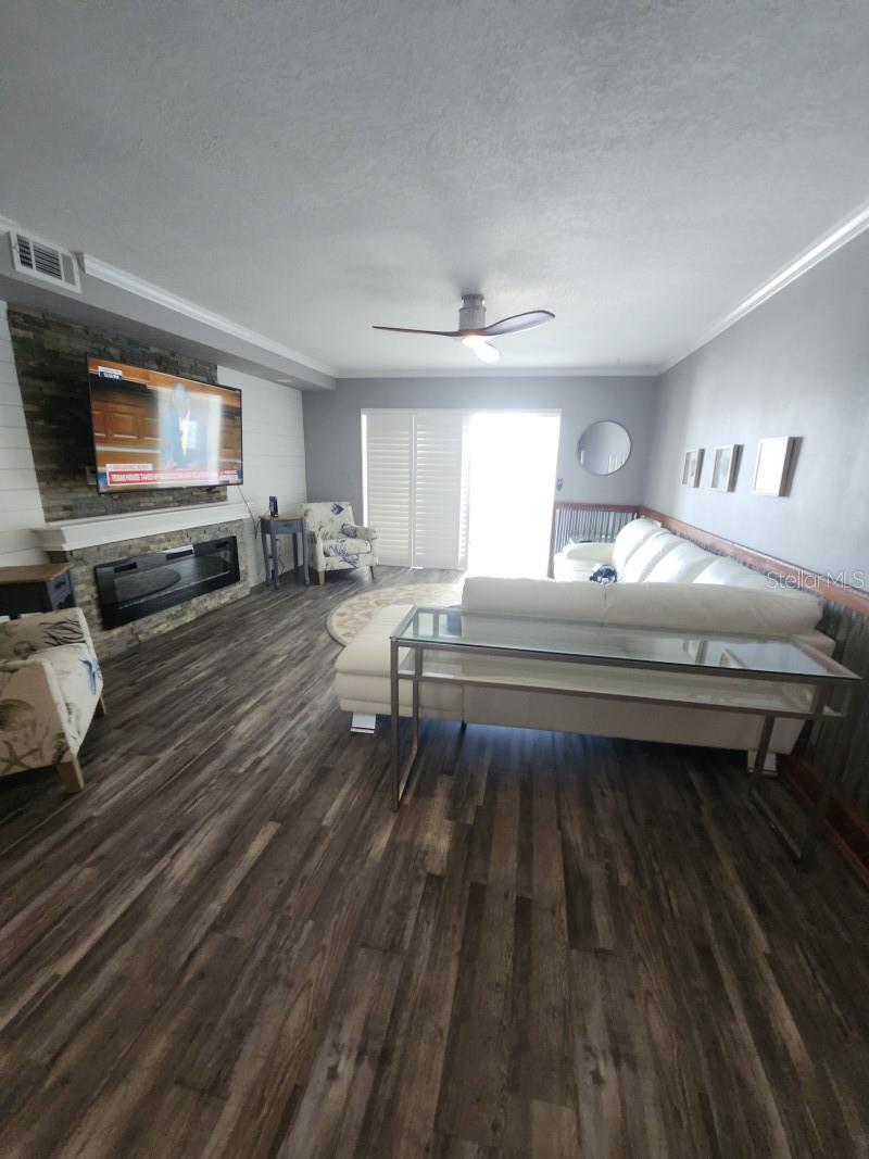 SHORE VIEW BLDG - Residential