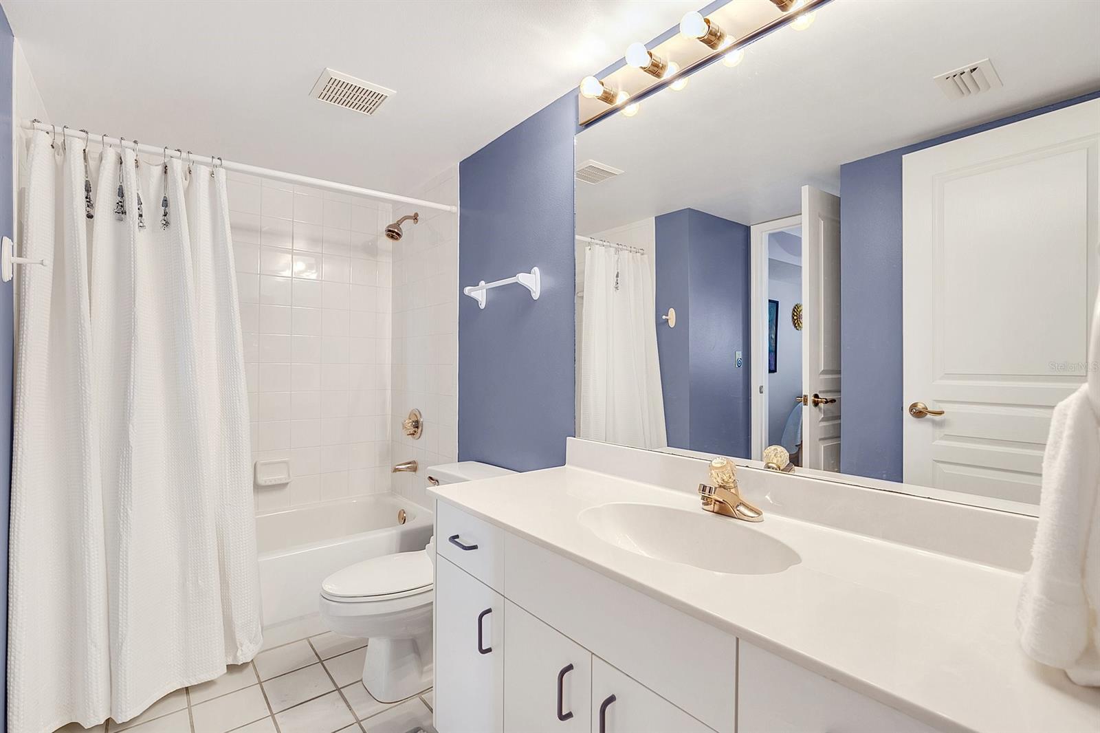 Ocean Oaks Condo Ph 01 - Residential