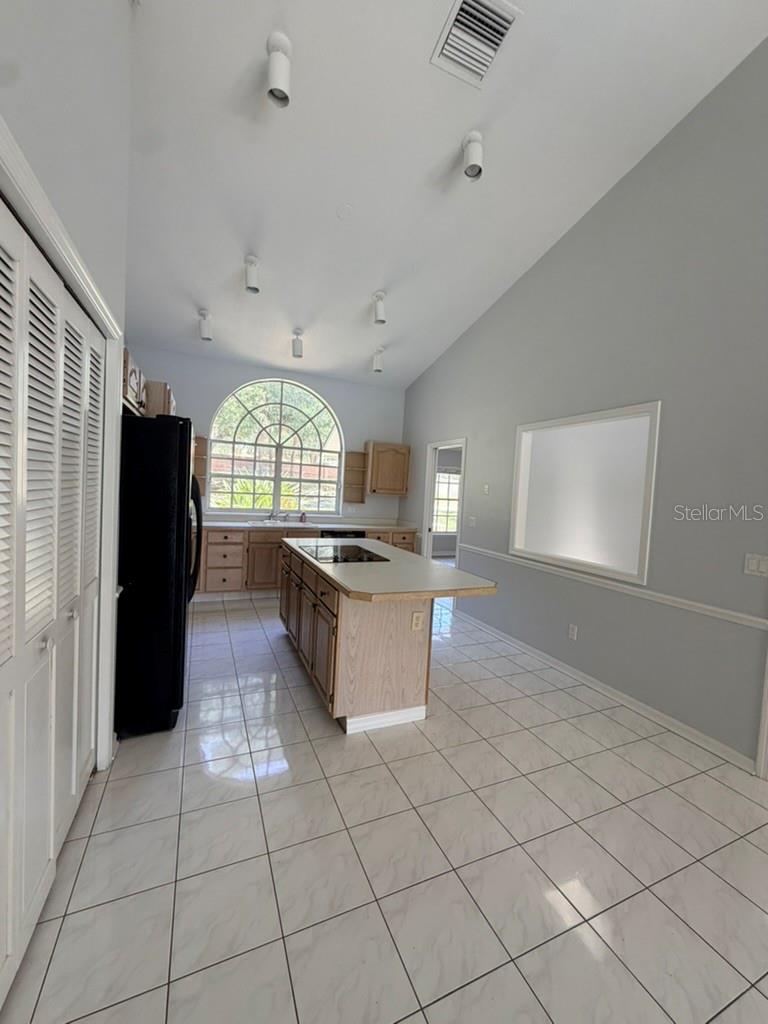 ALMOND TREE ESTATES - Residential Lease