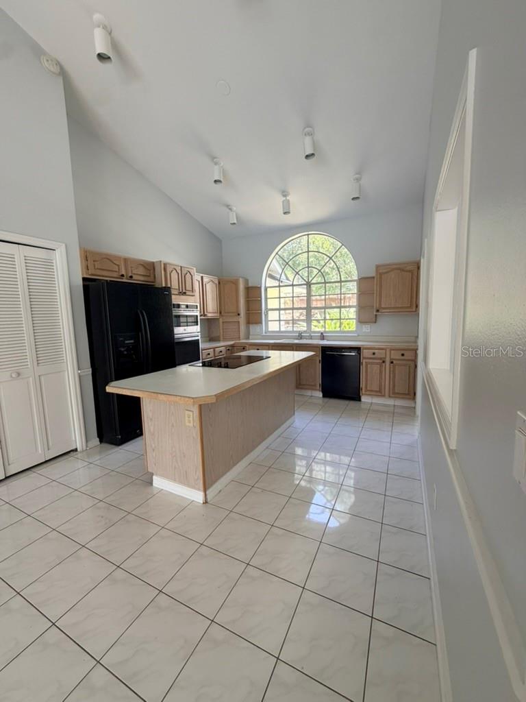 ALMOND TREE ESTATES - Residential Lease
