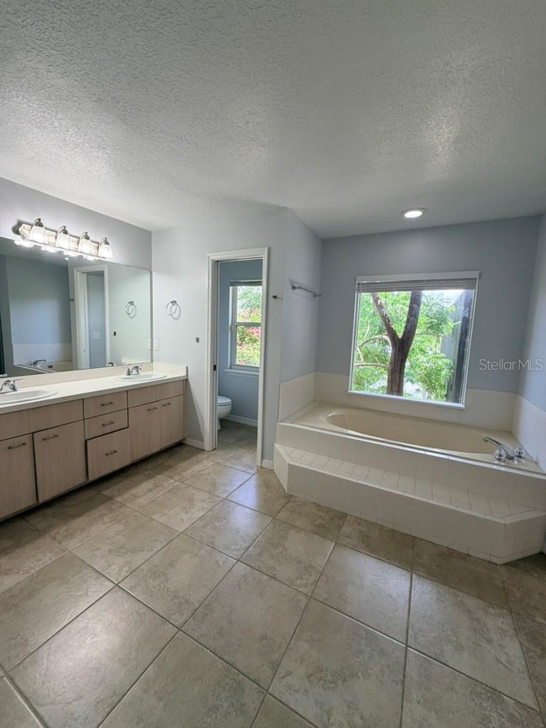 ALMOND TREE ESTATES - Residential Lease
