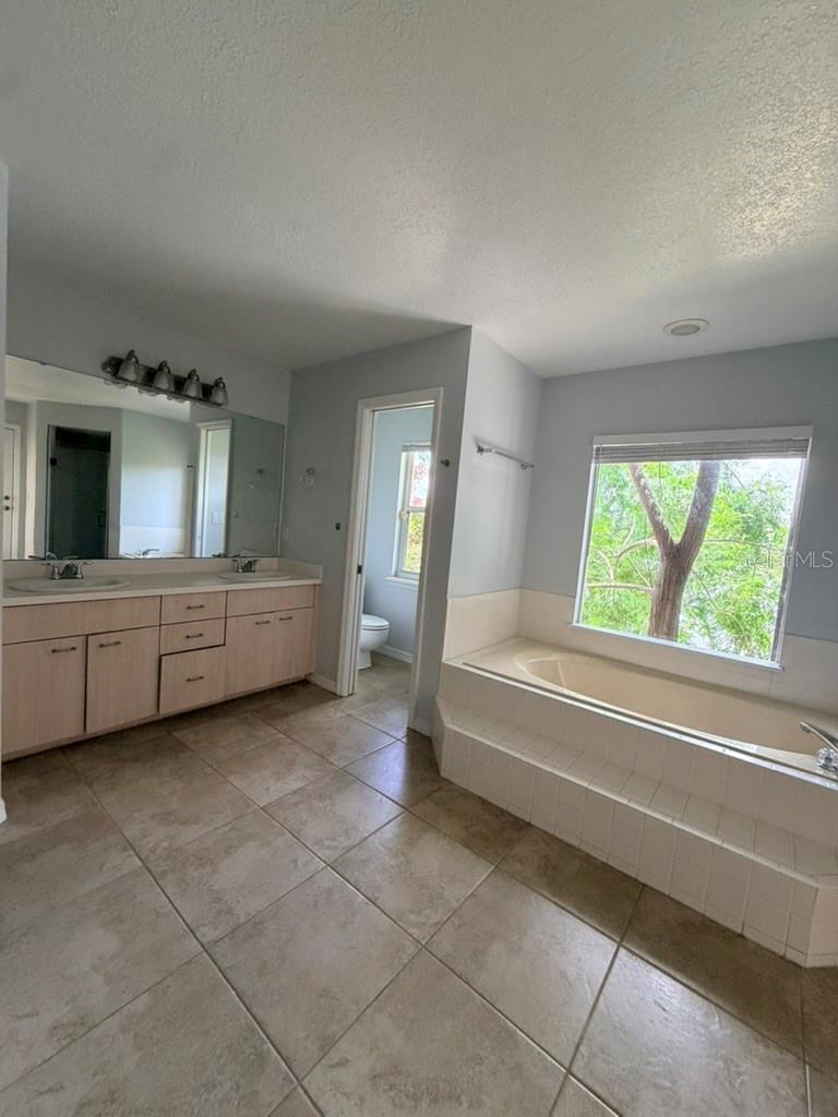 ALMOND TREE ESTATES - Residential Lease
