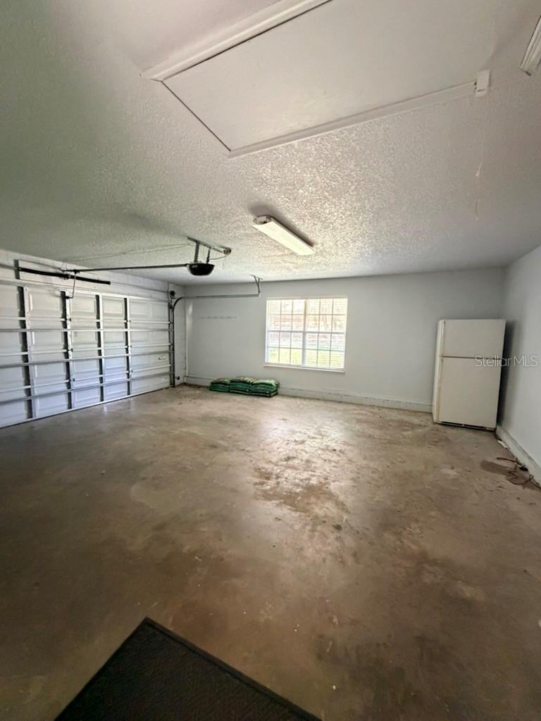 ALMOND TREE ESTATES - Residential Lease
