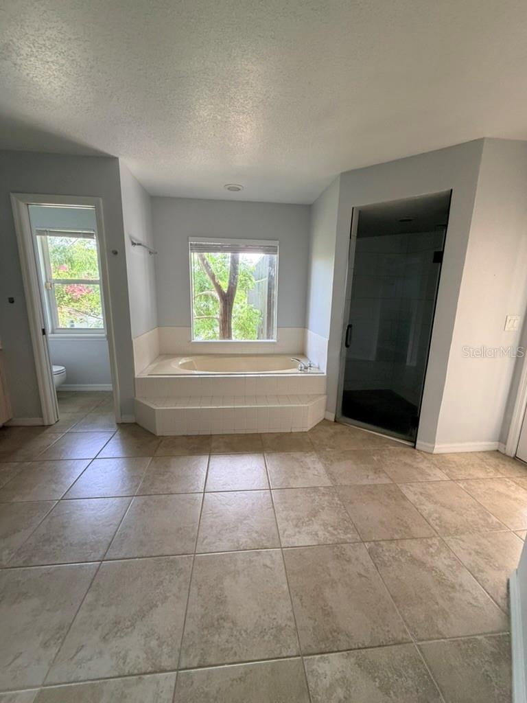 ALMOND TREE ESTATES - Residential Lease