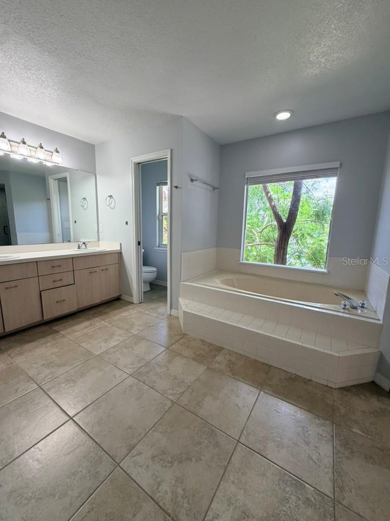 ALMOND TREE ESTATES - Residential Lease