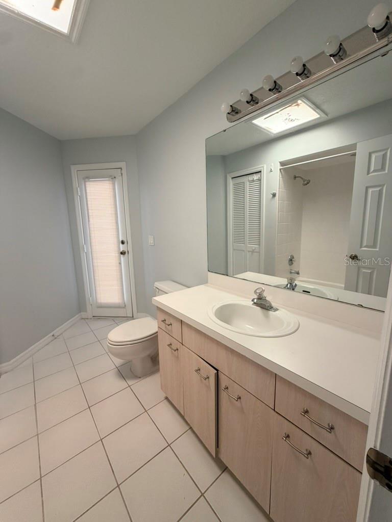 ALMOND TREE ESTATES - Residential Lease