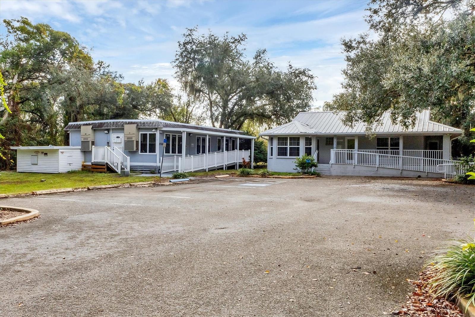 MYAKKA CITY - Commercial Sale