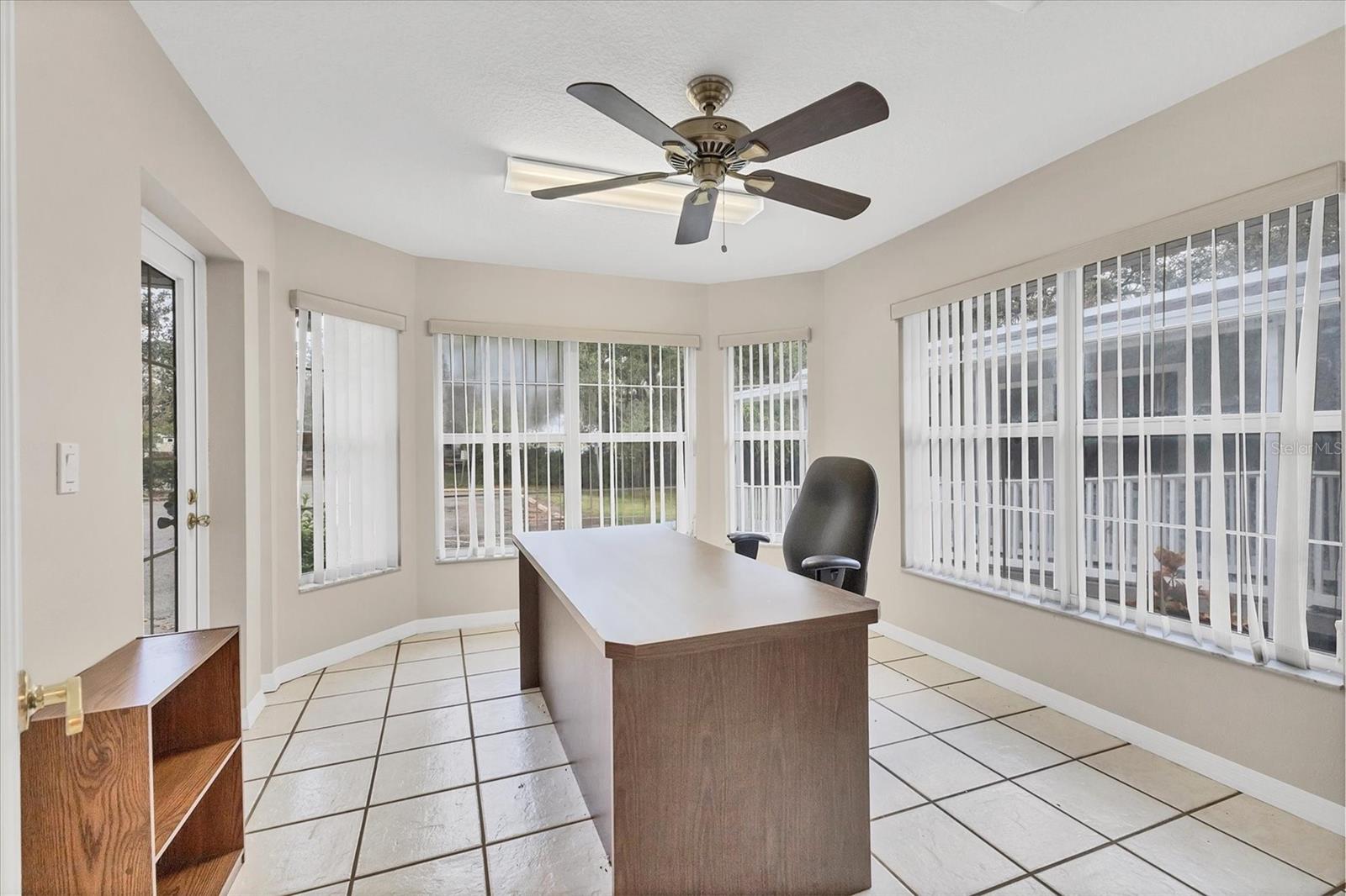 MYAKKA CITY - Commercial Sale