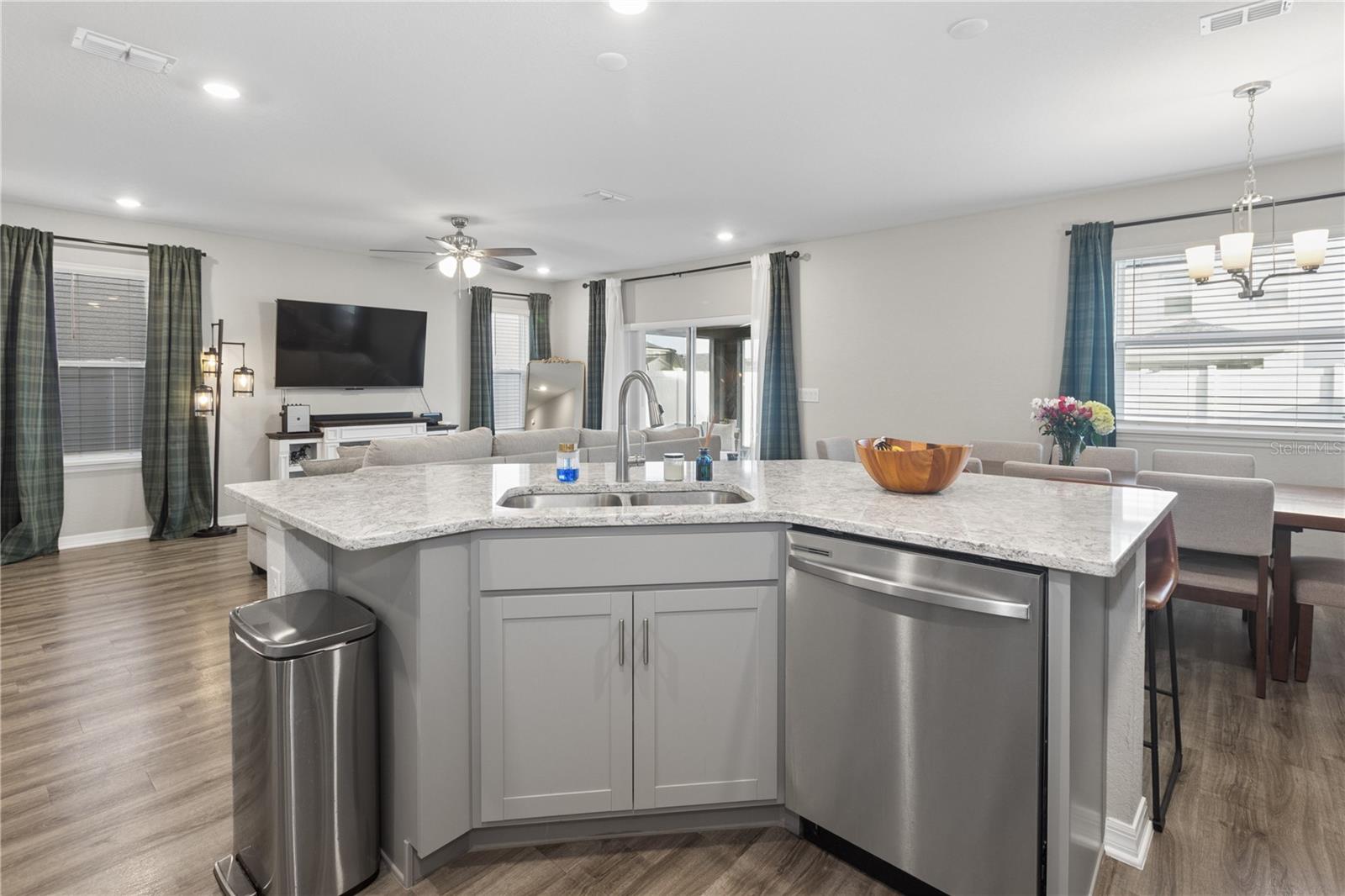 RIDGEWOOD SOUTH - Residential Lease