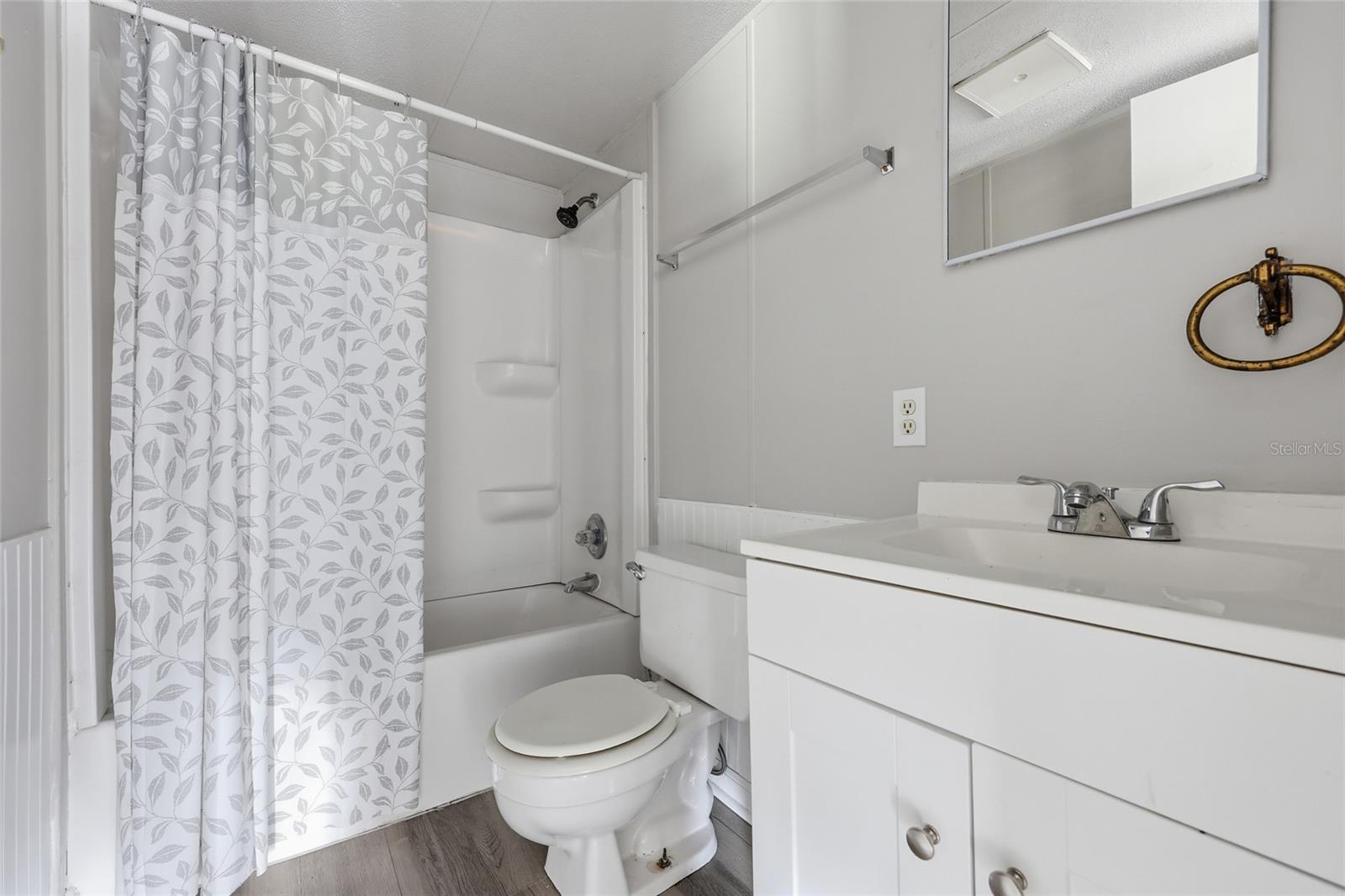 MEADOWS/BEAUTIFUL BRONSON - Residential