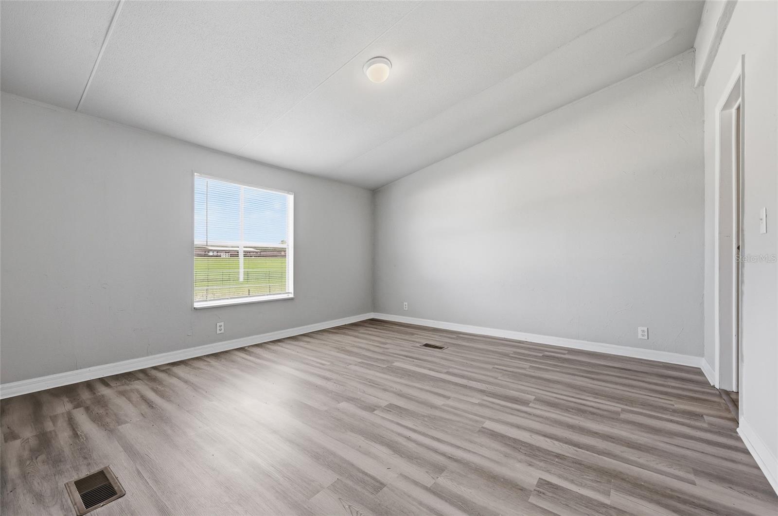 MEADOWS/BEAUTIFUL BRONSON - Residential