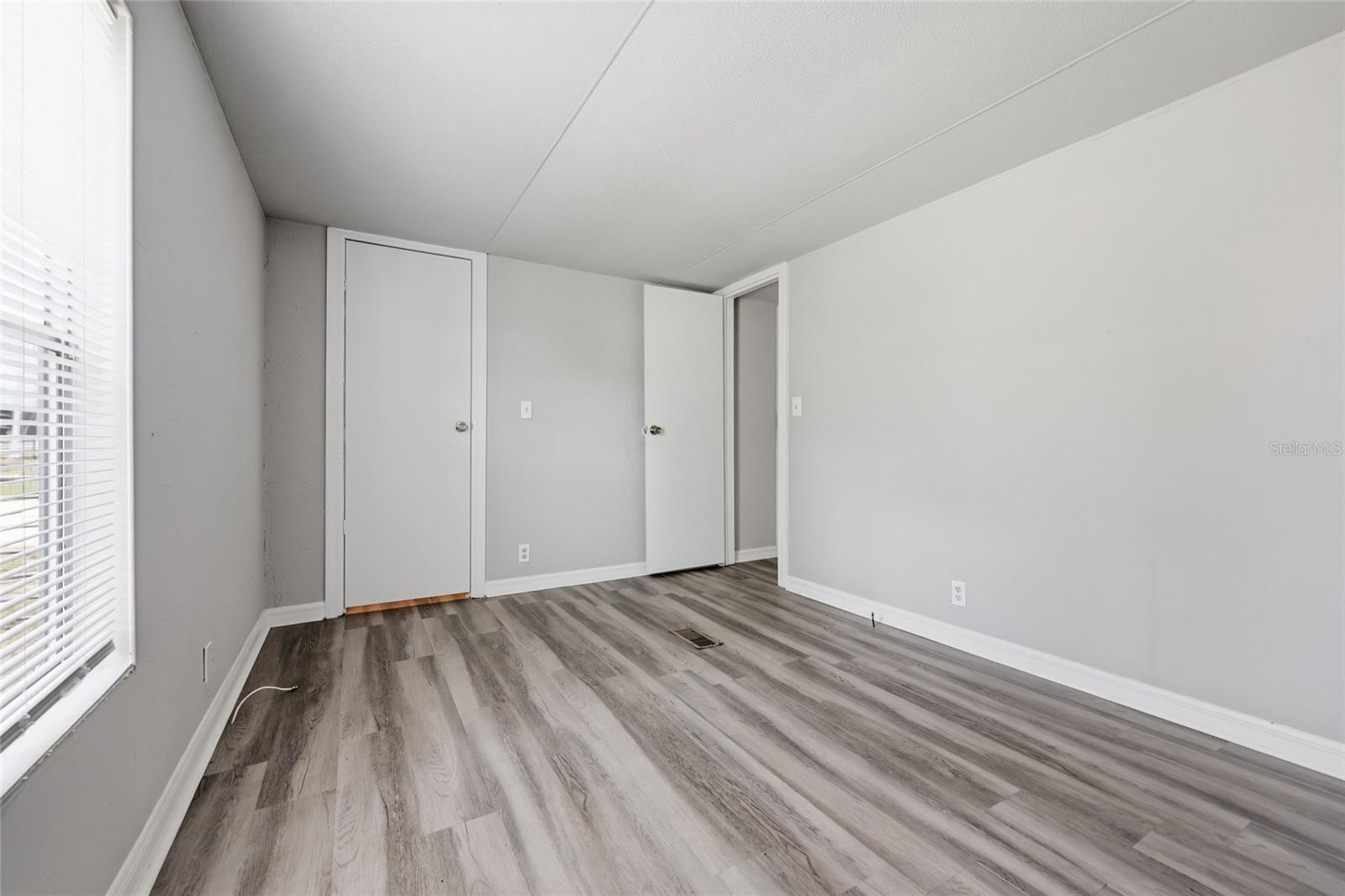 MEADOWS/BEAUTIFUL BRONSON - Residential