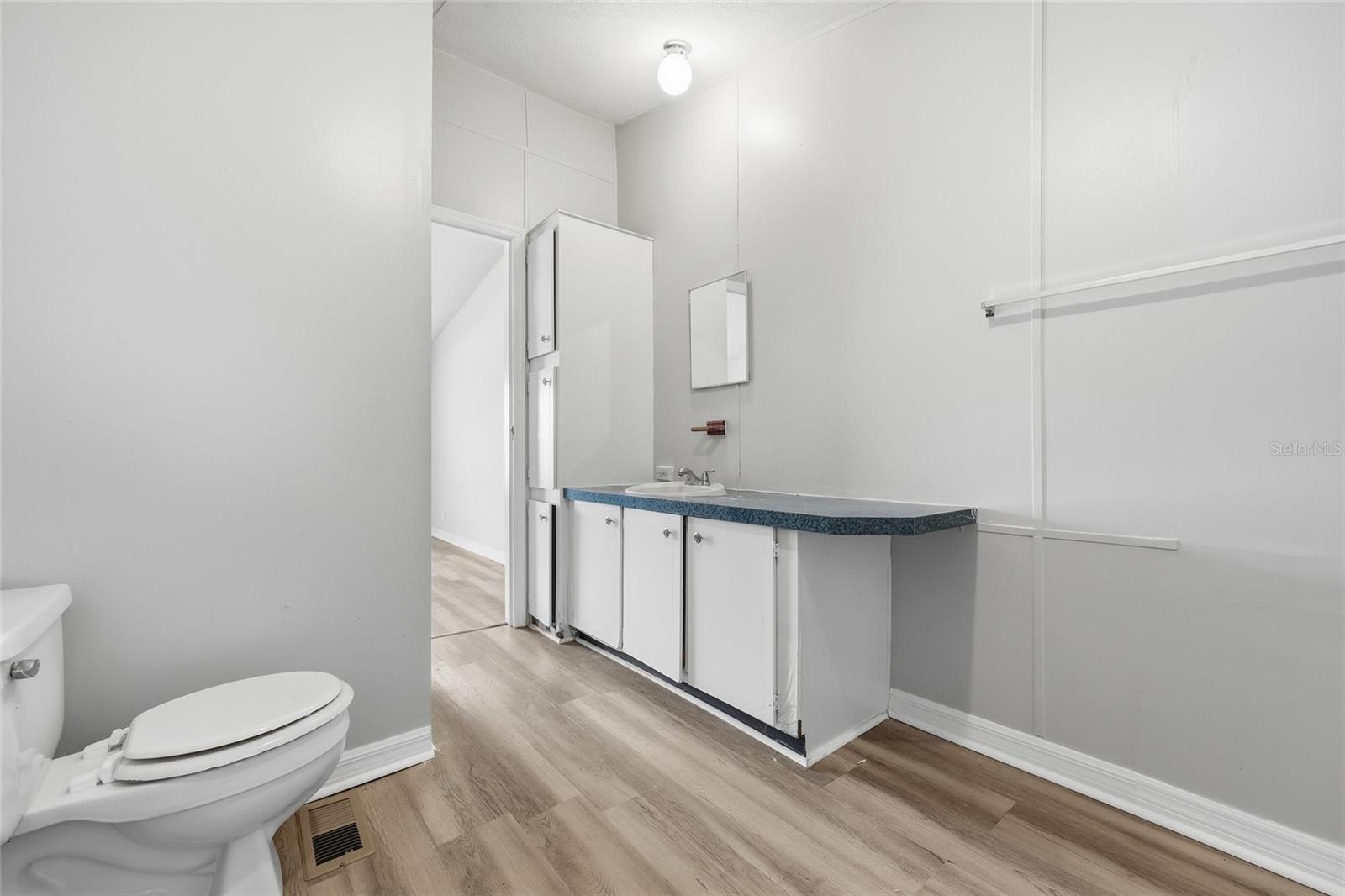 MEADOWS/BEAUTIFUL BRONSON - Residential