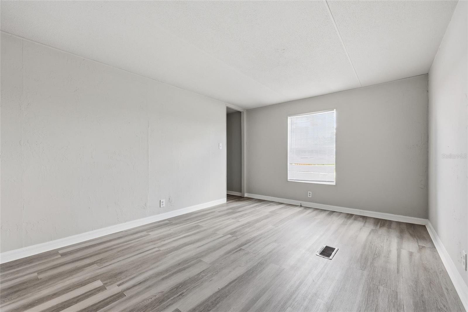 MEADOWS/BEAUTIFUL BRONSON - Residential