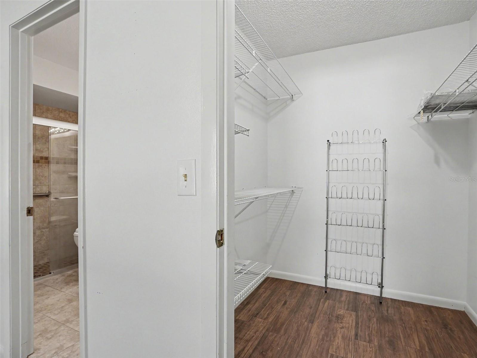 OAKVIEW - Residential