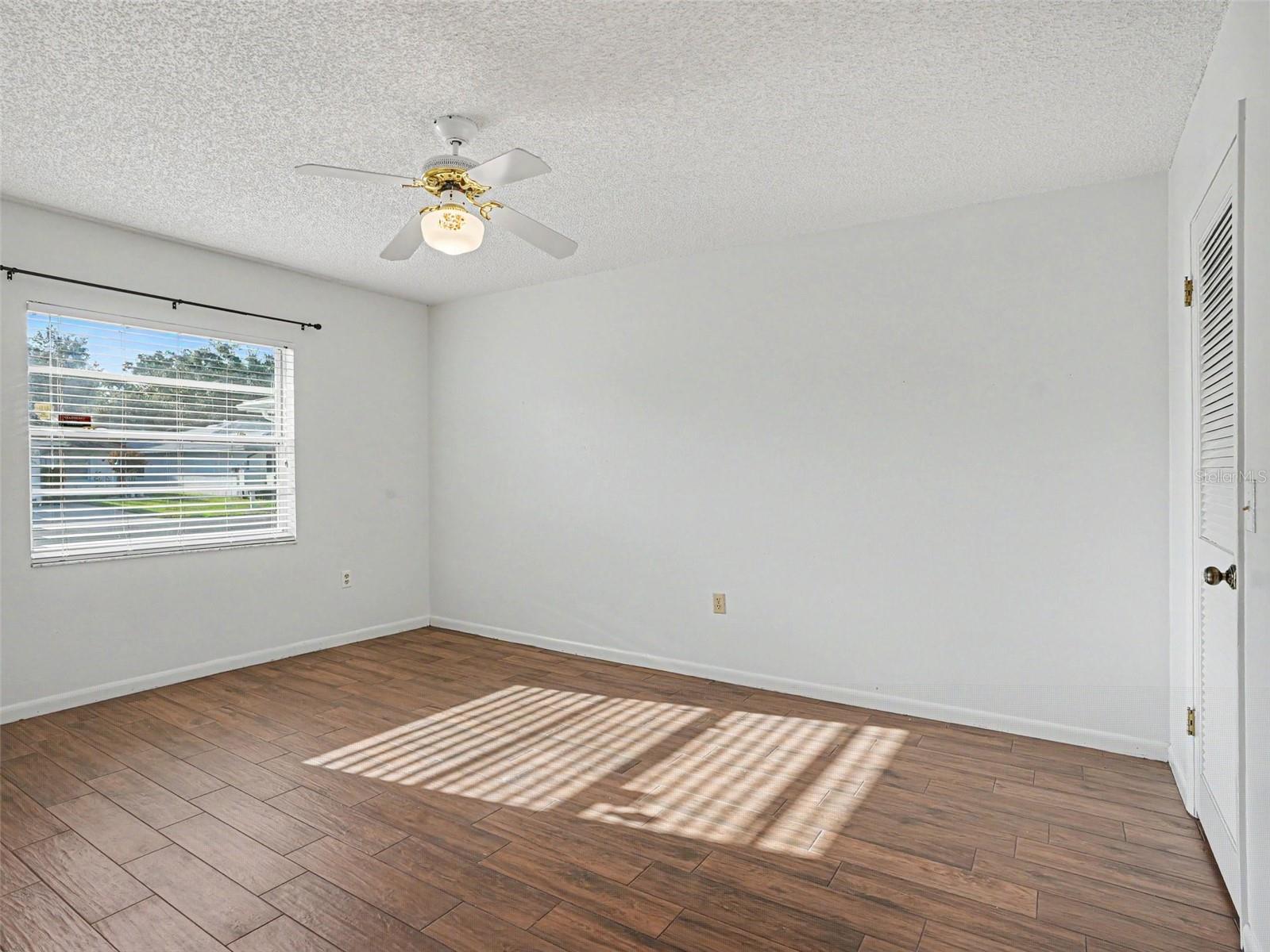 OAKVIEW - Residential