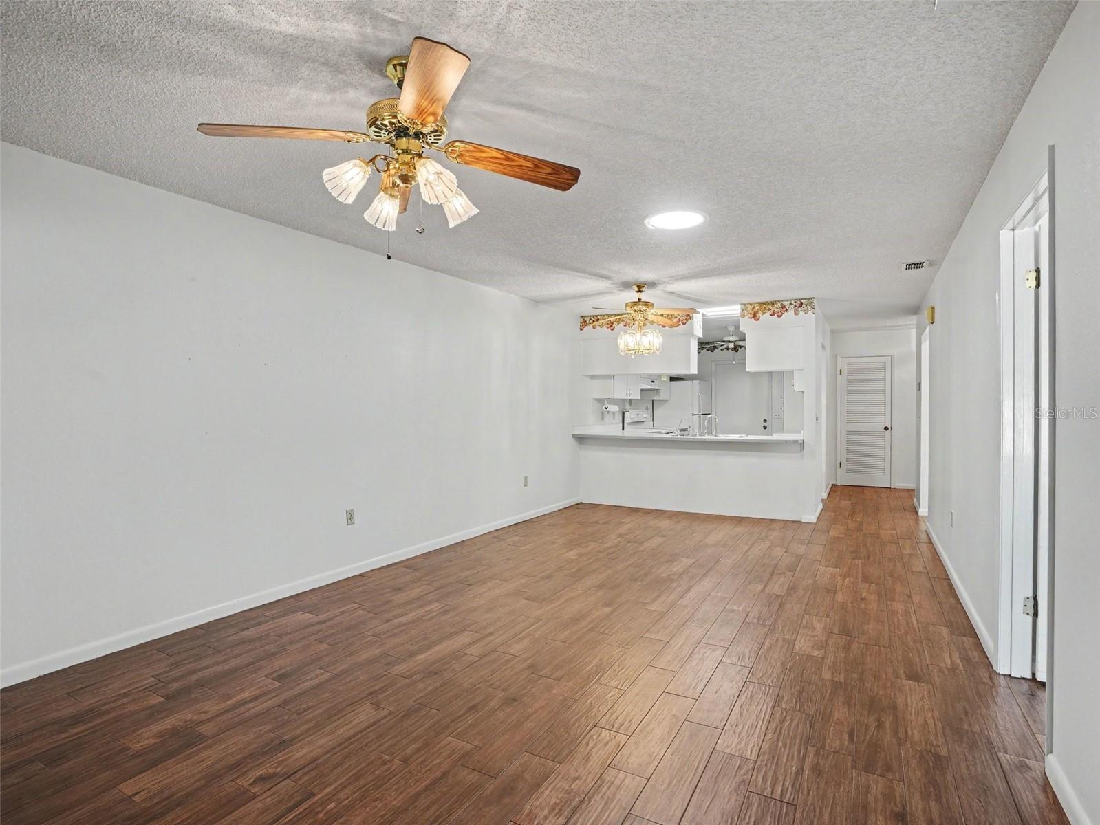OAKVIEW - Residential