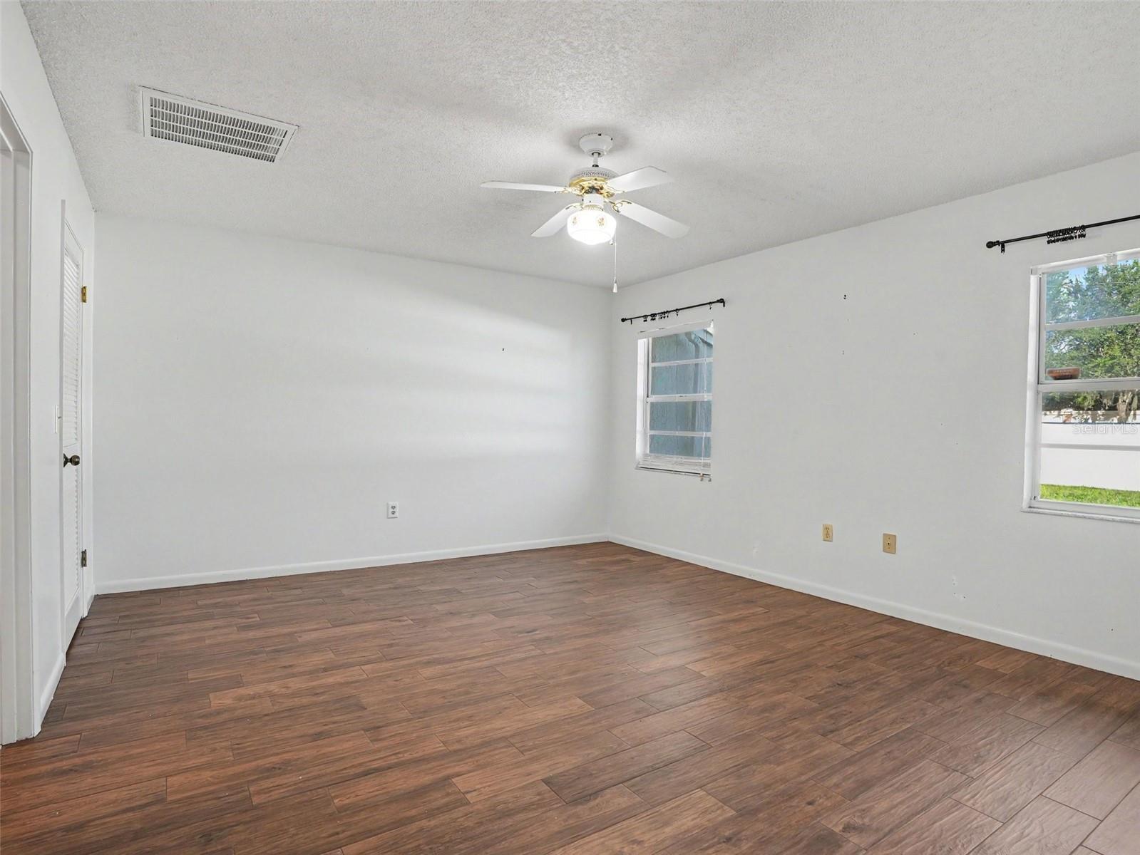 OAKVIEW - Residential