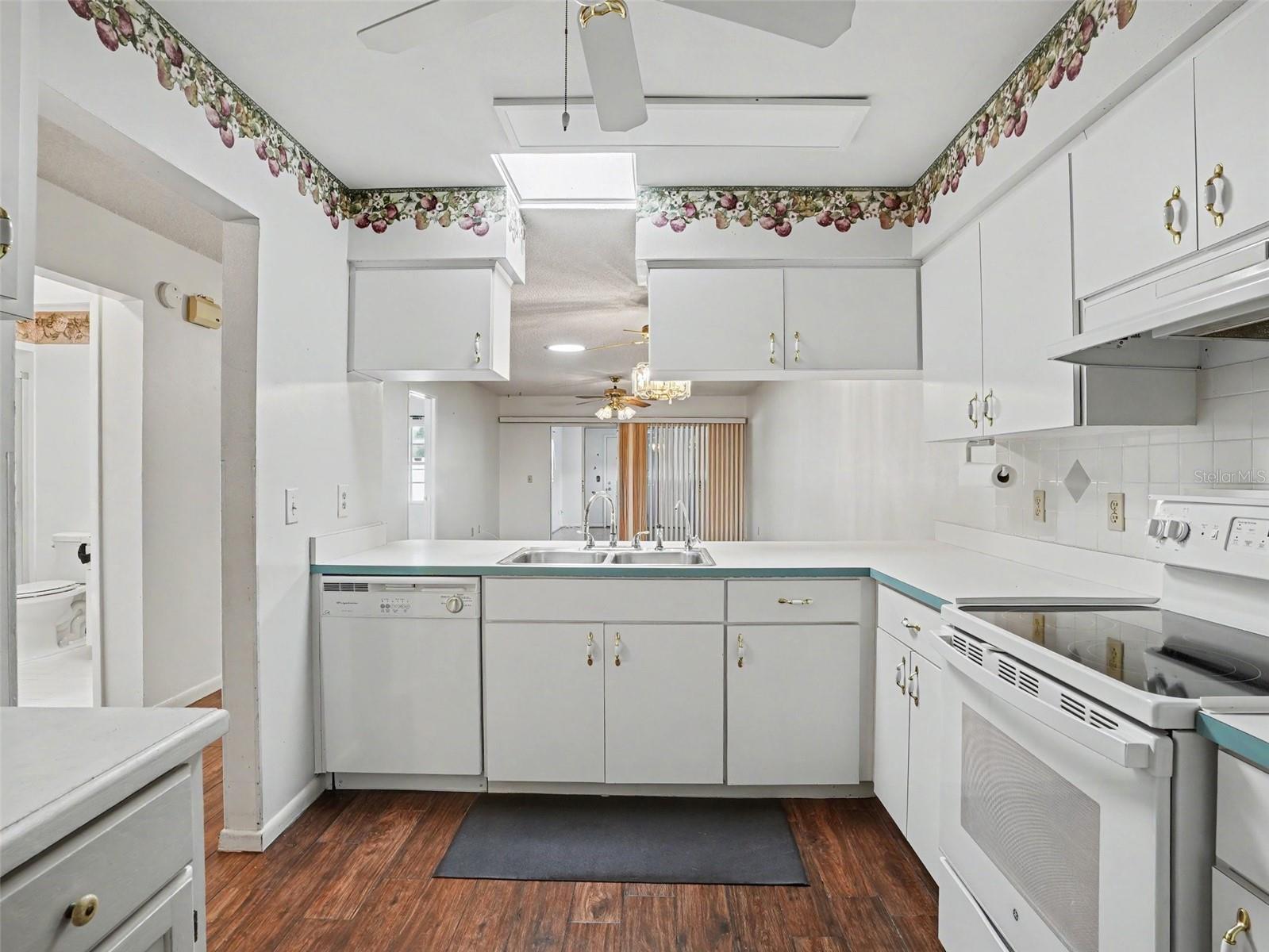 OAKVIEW - Residential