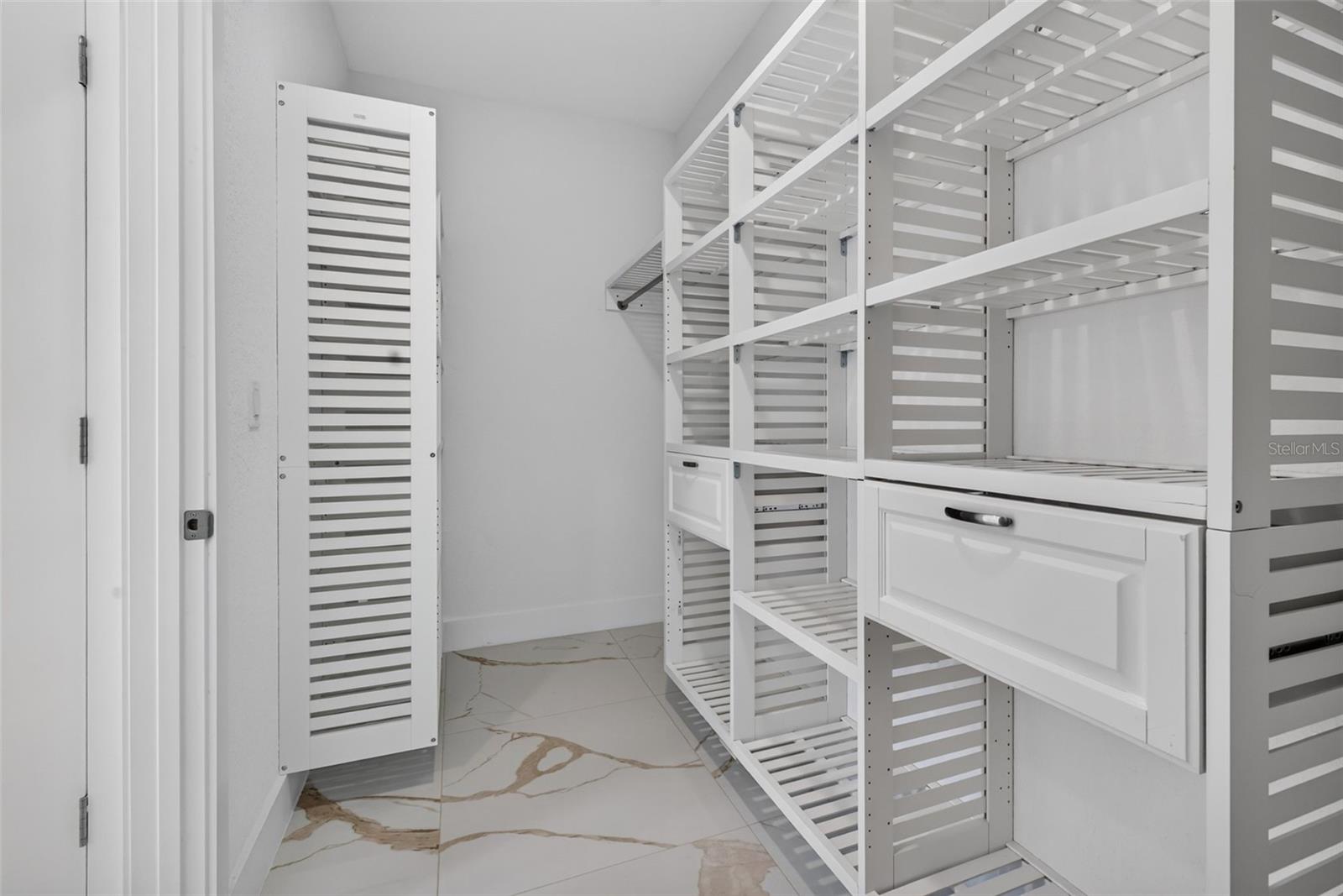 VILLA PASS - Residential Lease