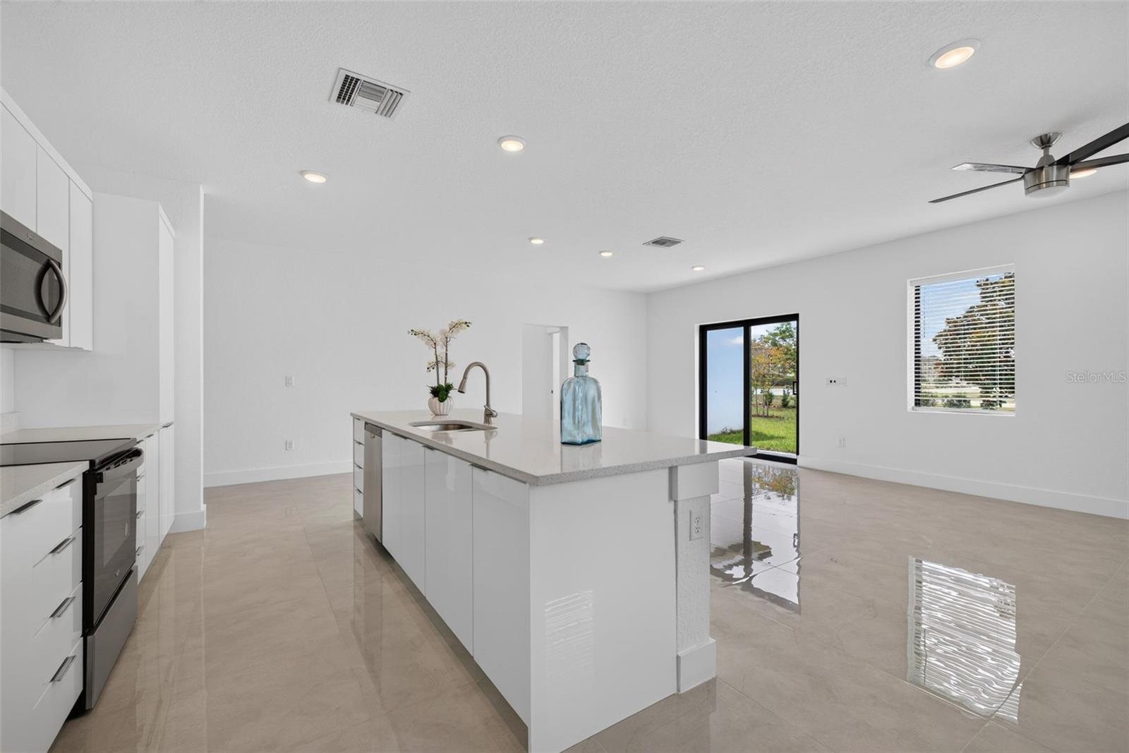 VILLA PASS - Residential Lease