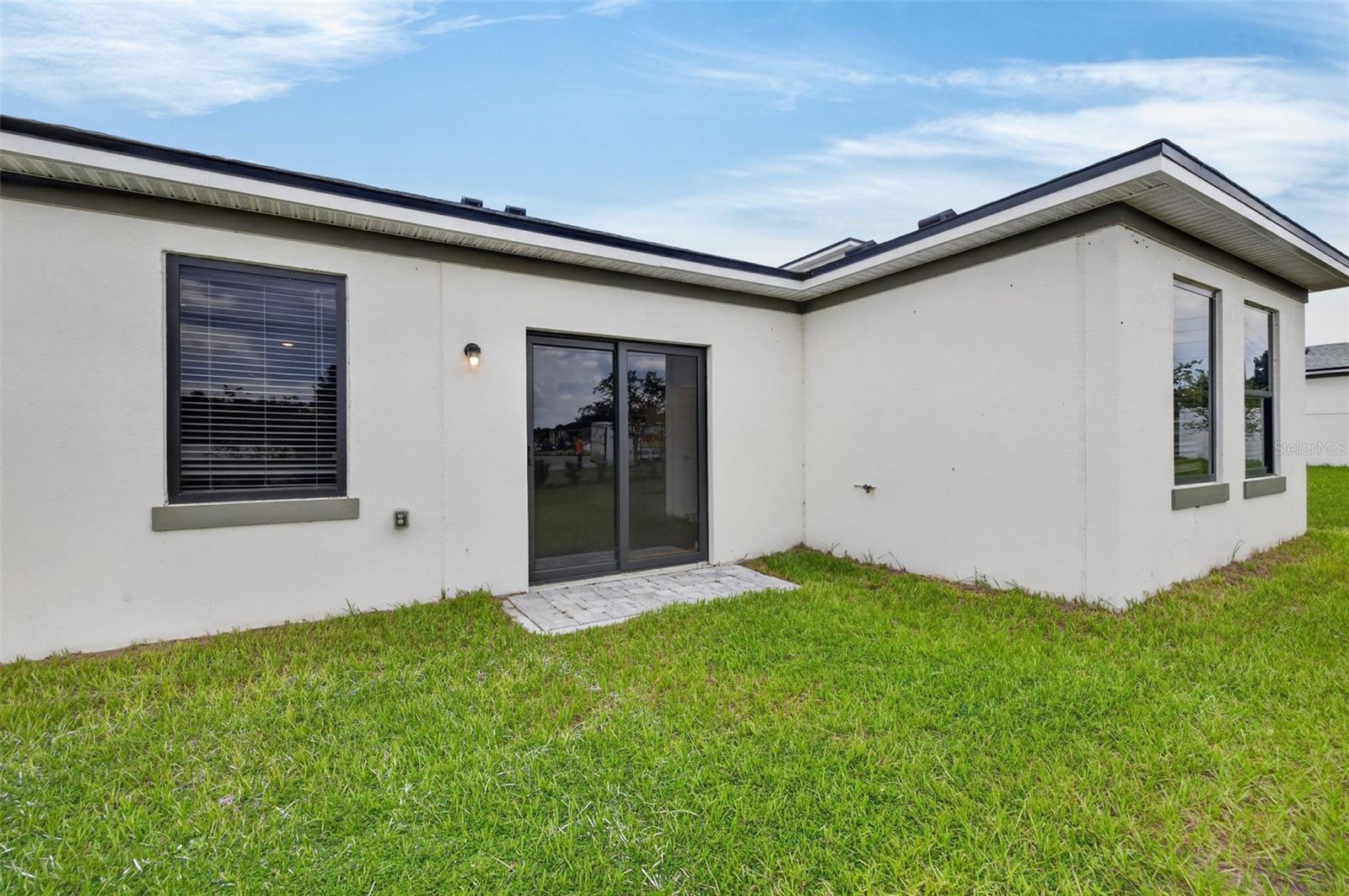 VILLA PASS - Residential Lease