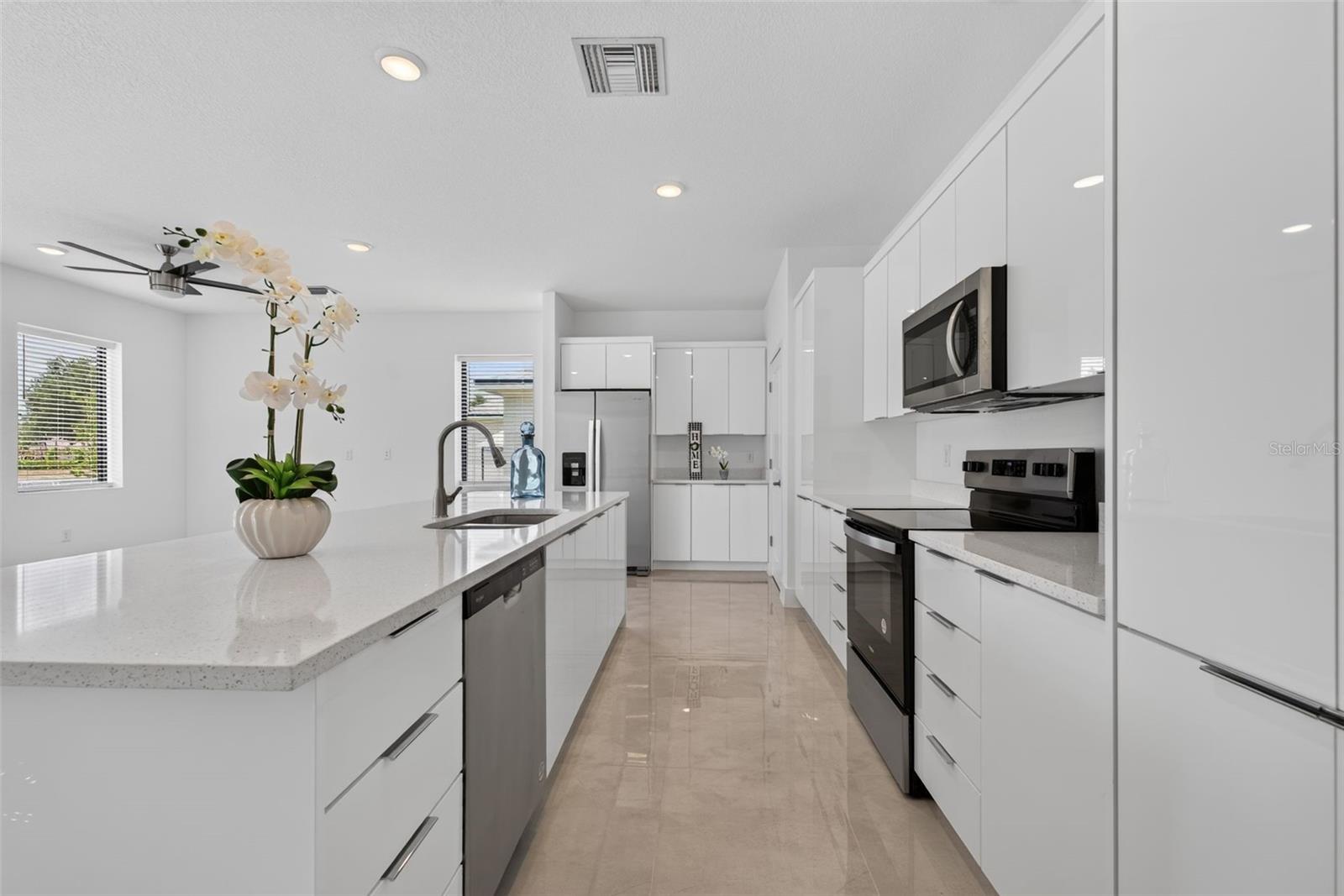 VILLA PASS - Residential Lease